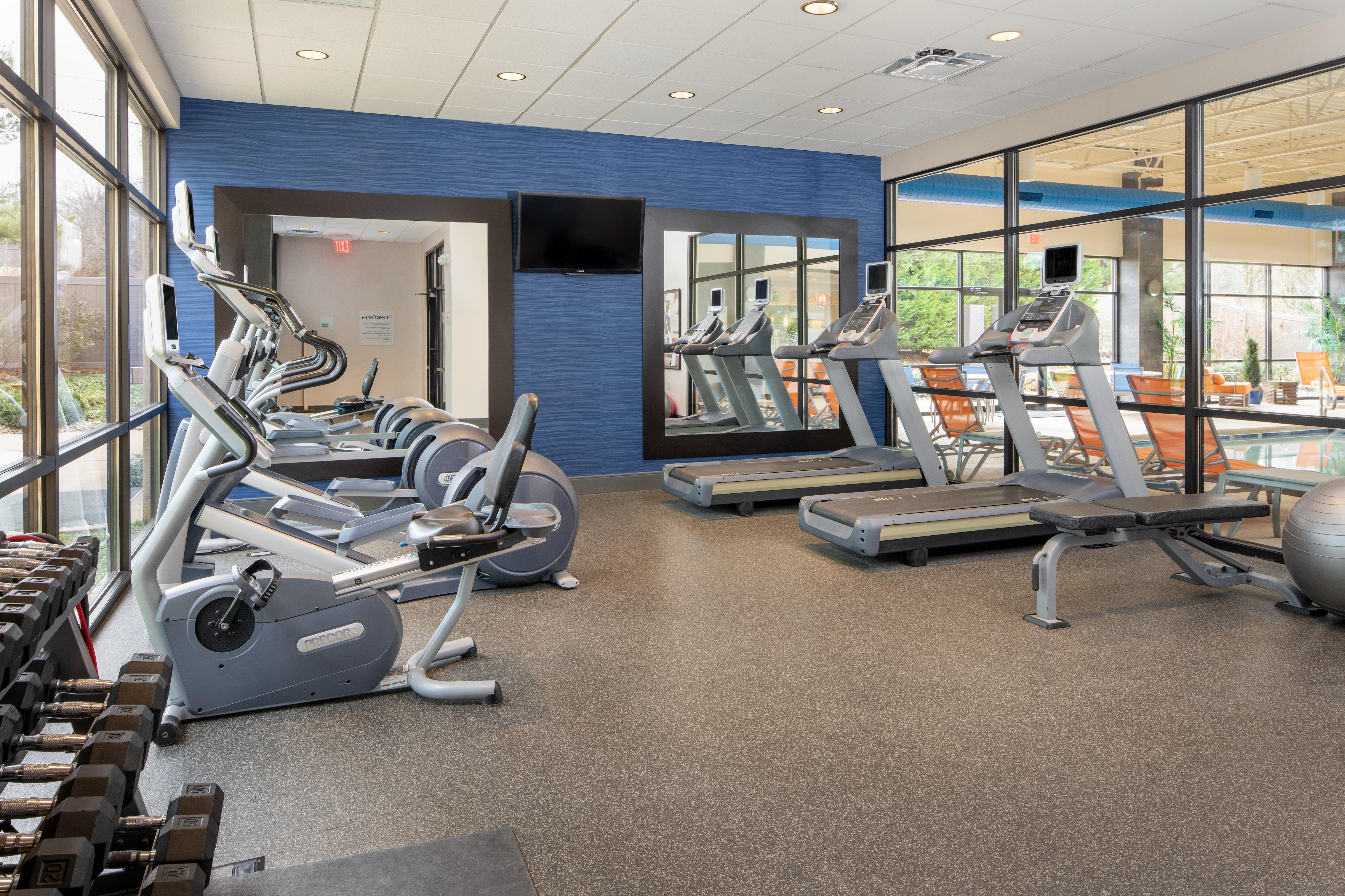 Holiday Inn & Suites Charleston West By IHG