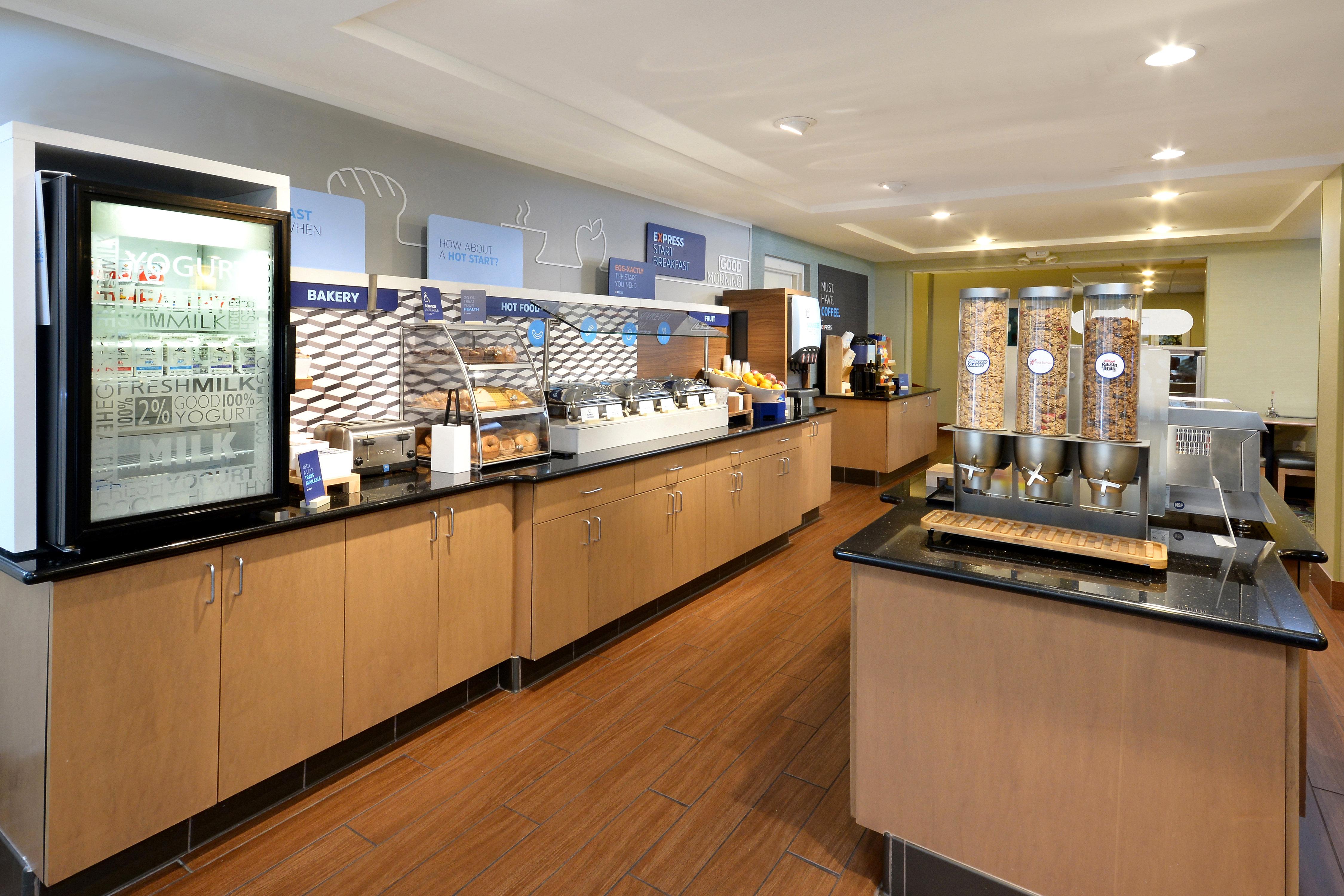 Holiday Inn Express and Suites High Point South
