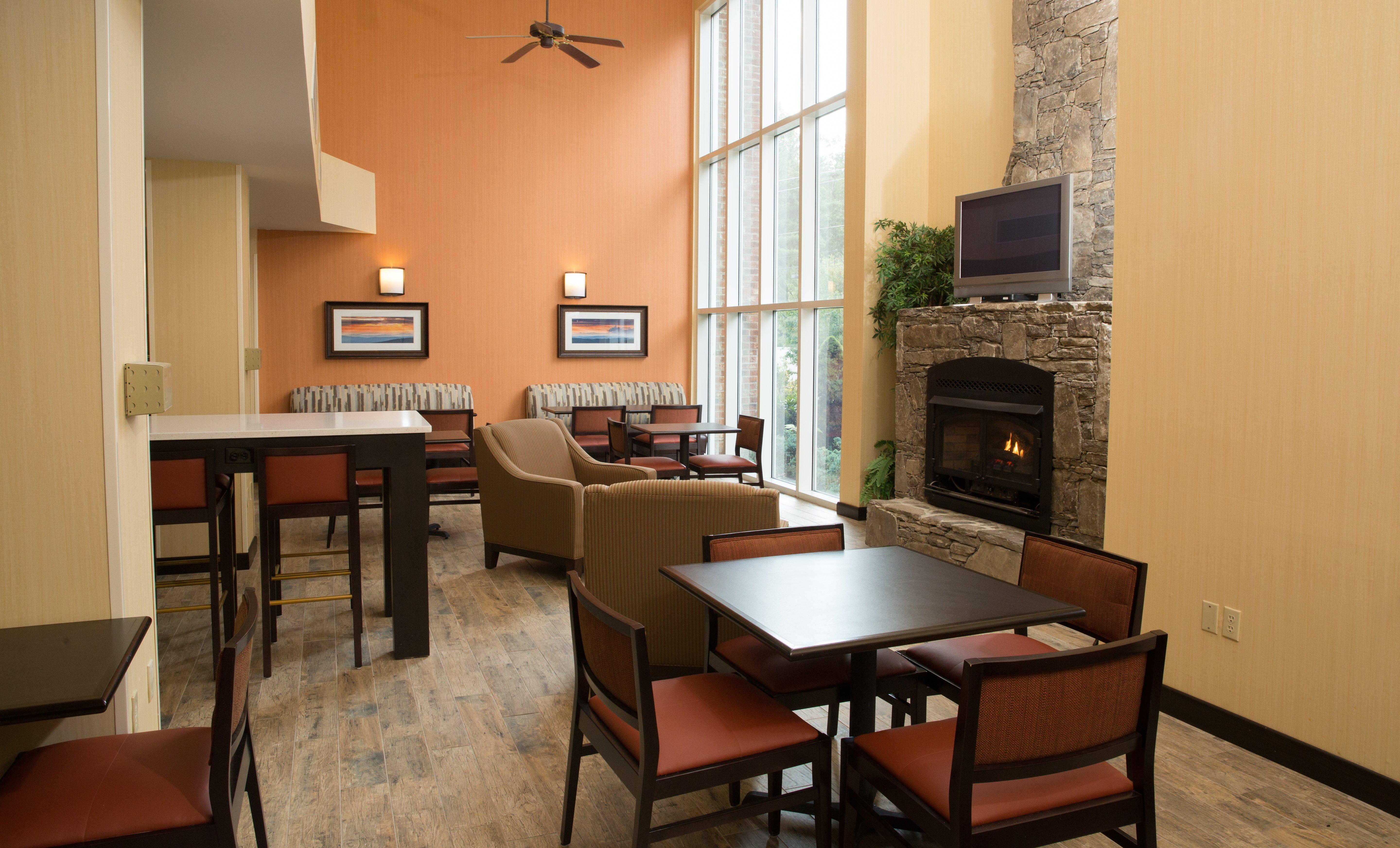Holiday Inn Express & Suites Cherokee/Casino IHG