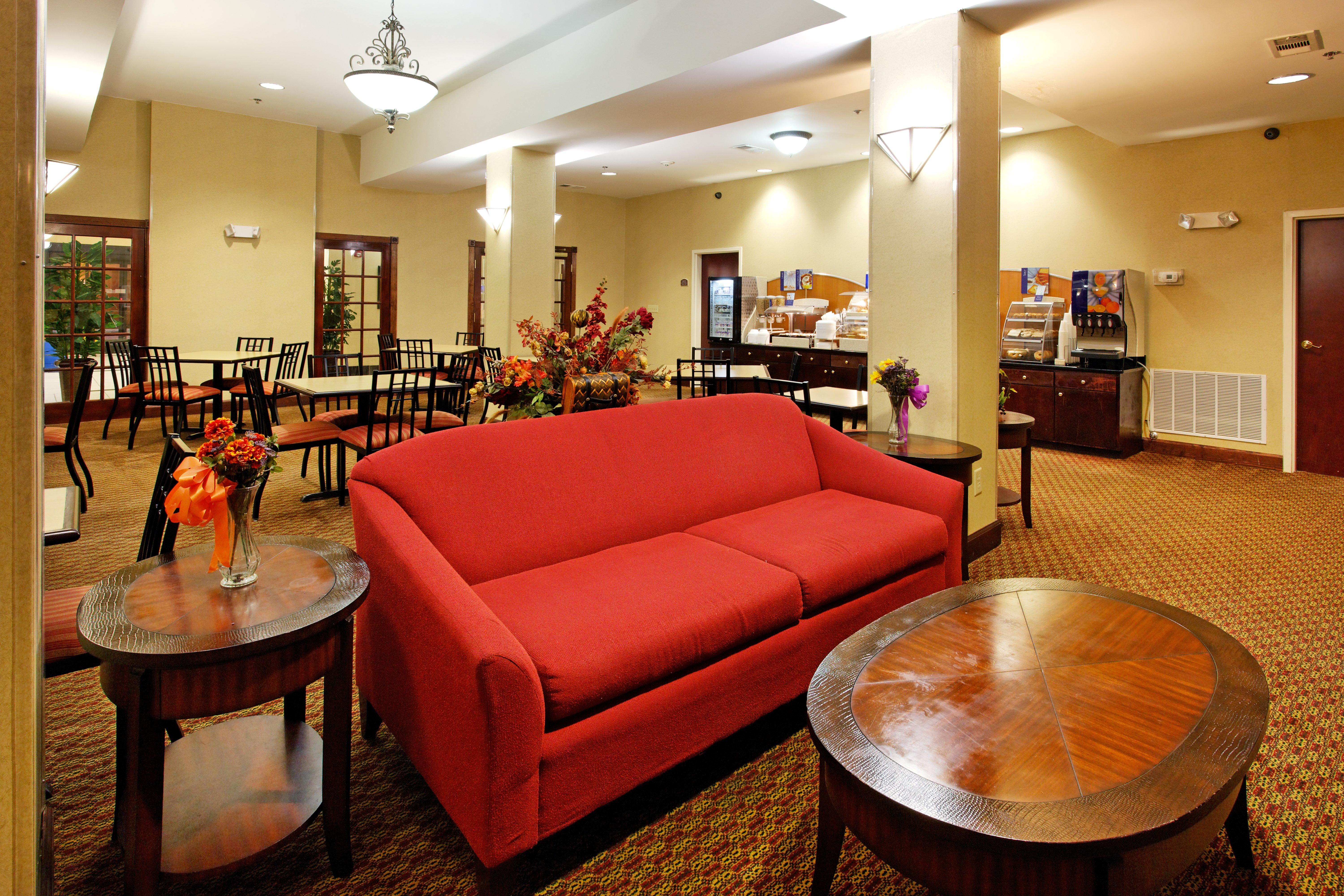 Holiday Inn Express and Suites Sylacauga
