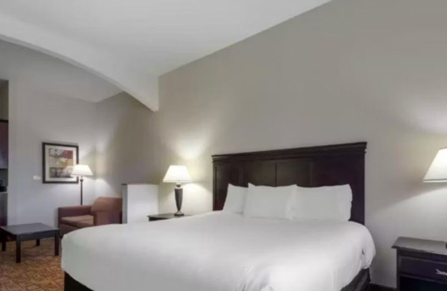 Lake Texoma Inn and Suites