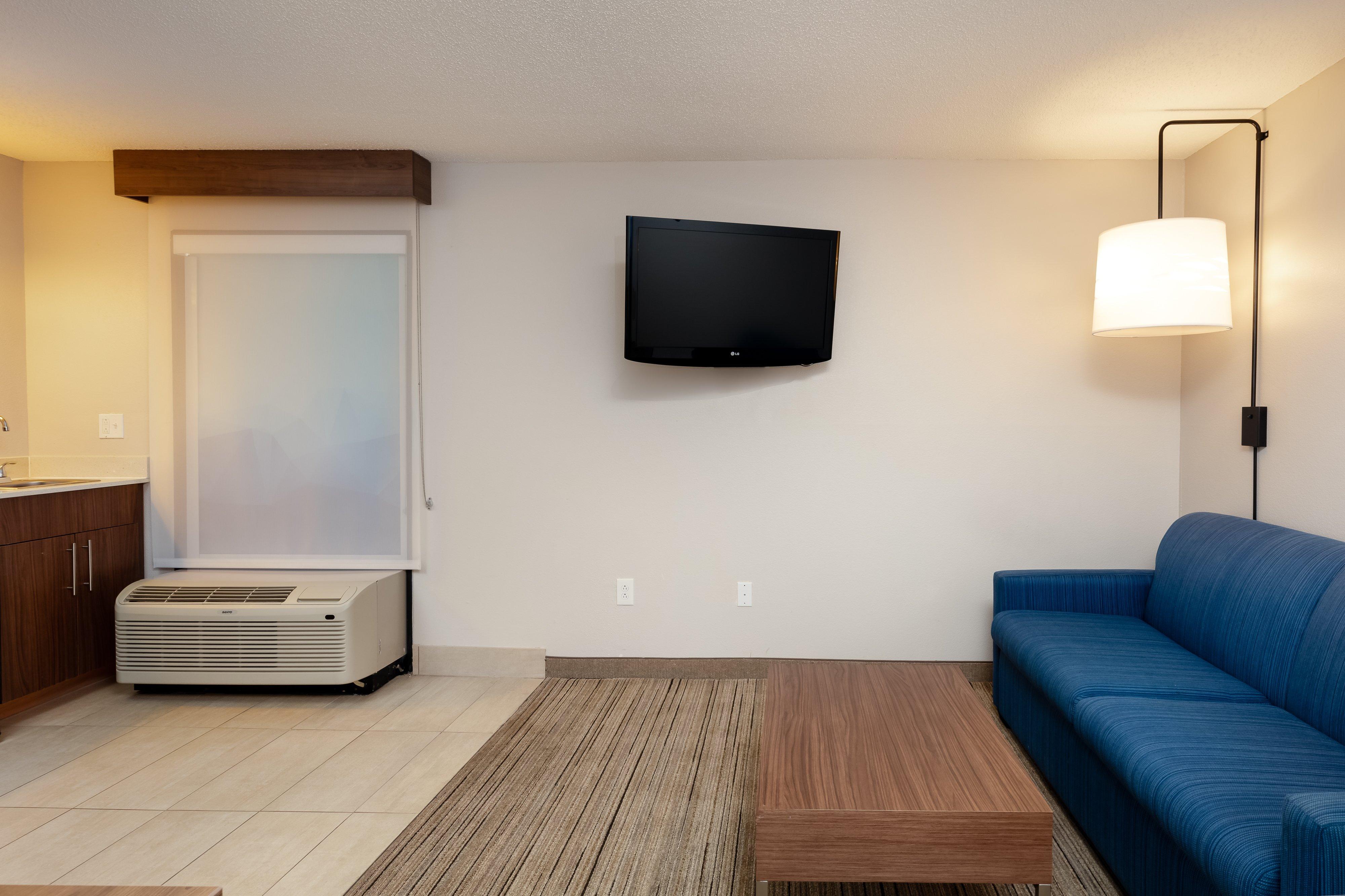 Holiday Inn Express & Suites Milton East I-10 IHG