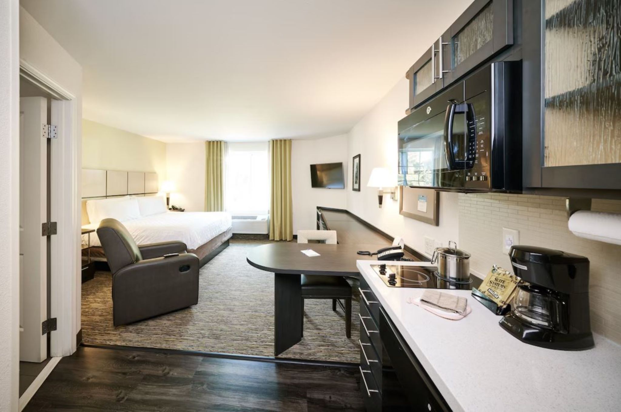 Candlewood Suites Columbus Northeast