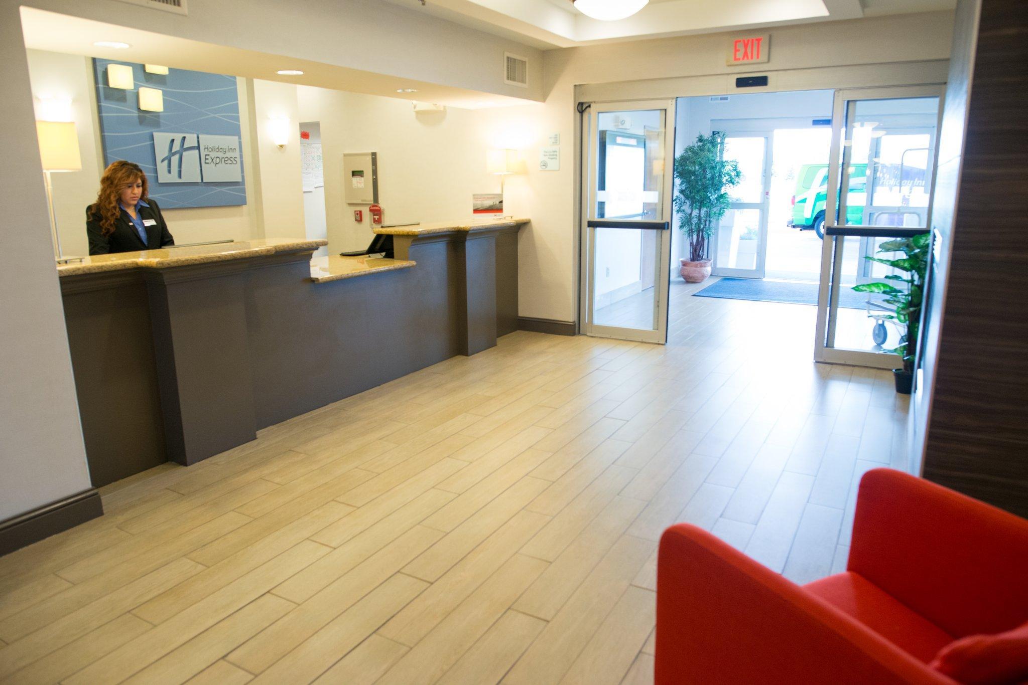 Holiday Inn Express and Suites Chanhassen