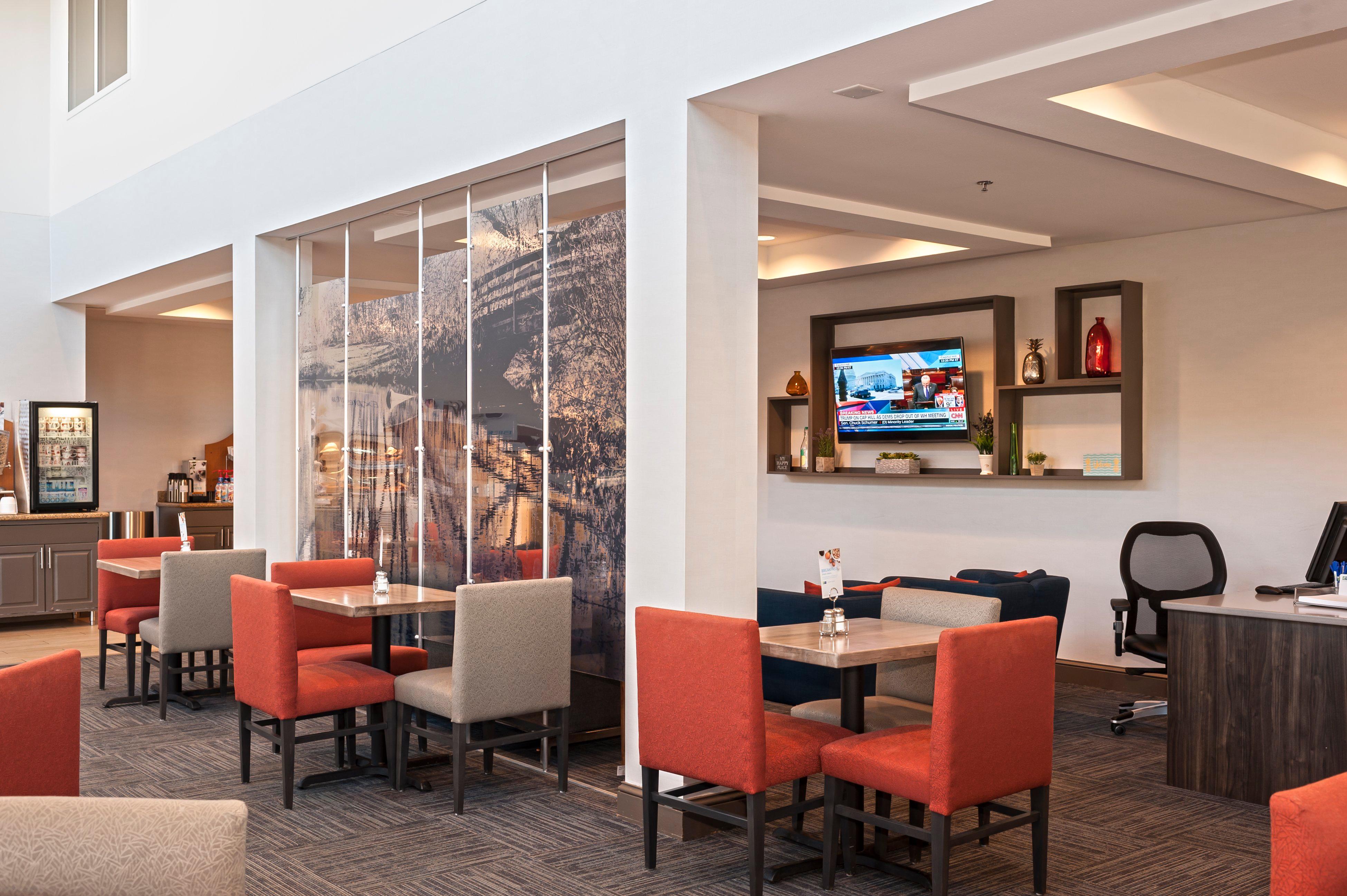 Holiday Inn Express and Suites Chanhassen