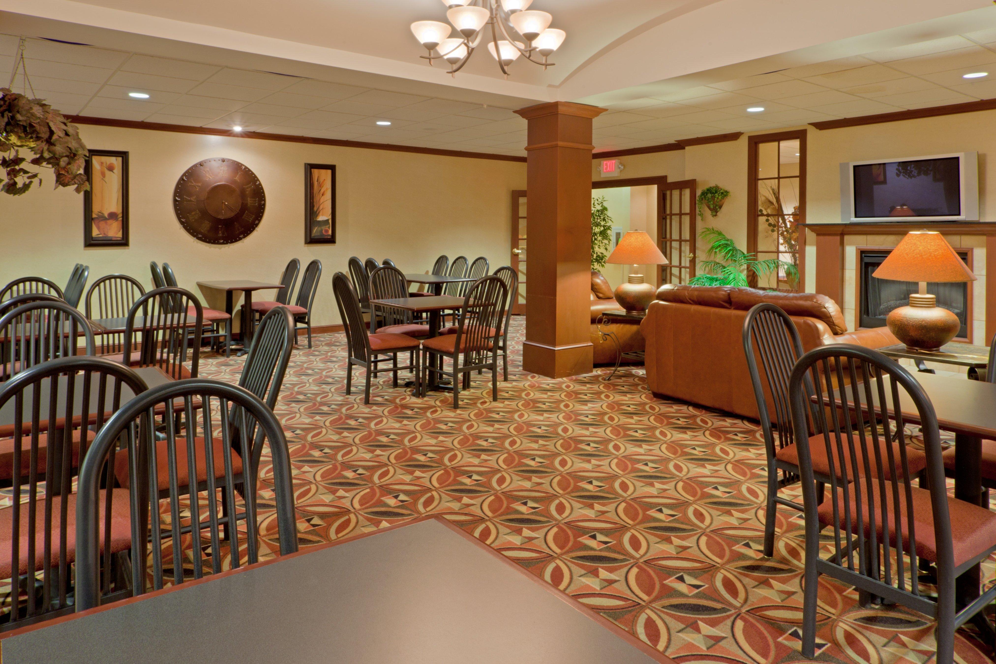 Holiday Inn Express Suites Kent University Area