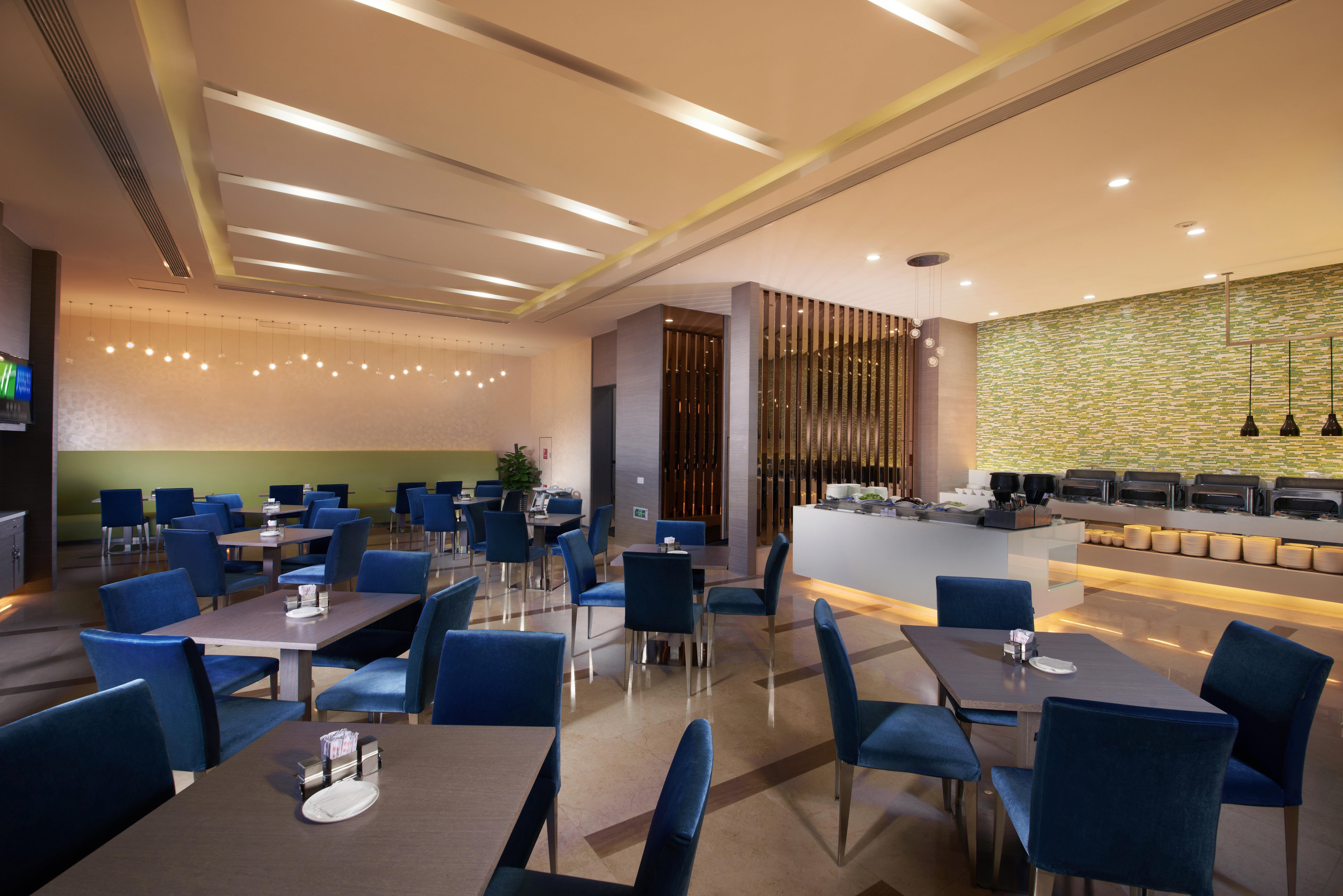Holiday Inn Express Luoyang City Center