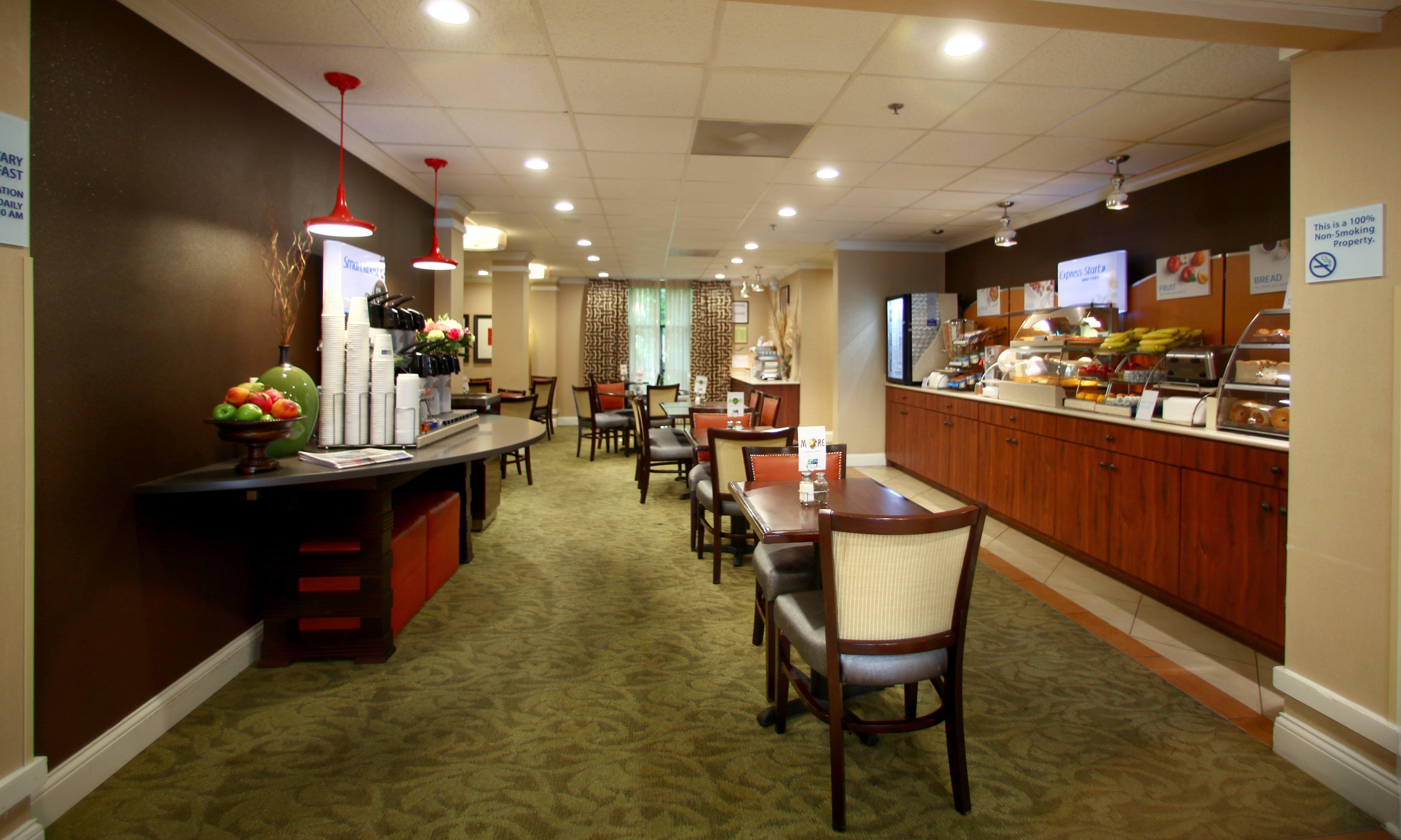 Holiday Inn Express AtlantaEmory University Area