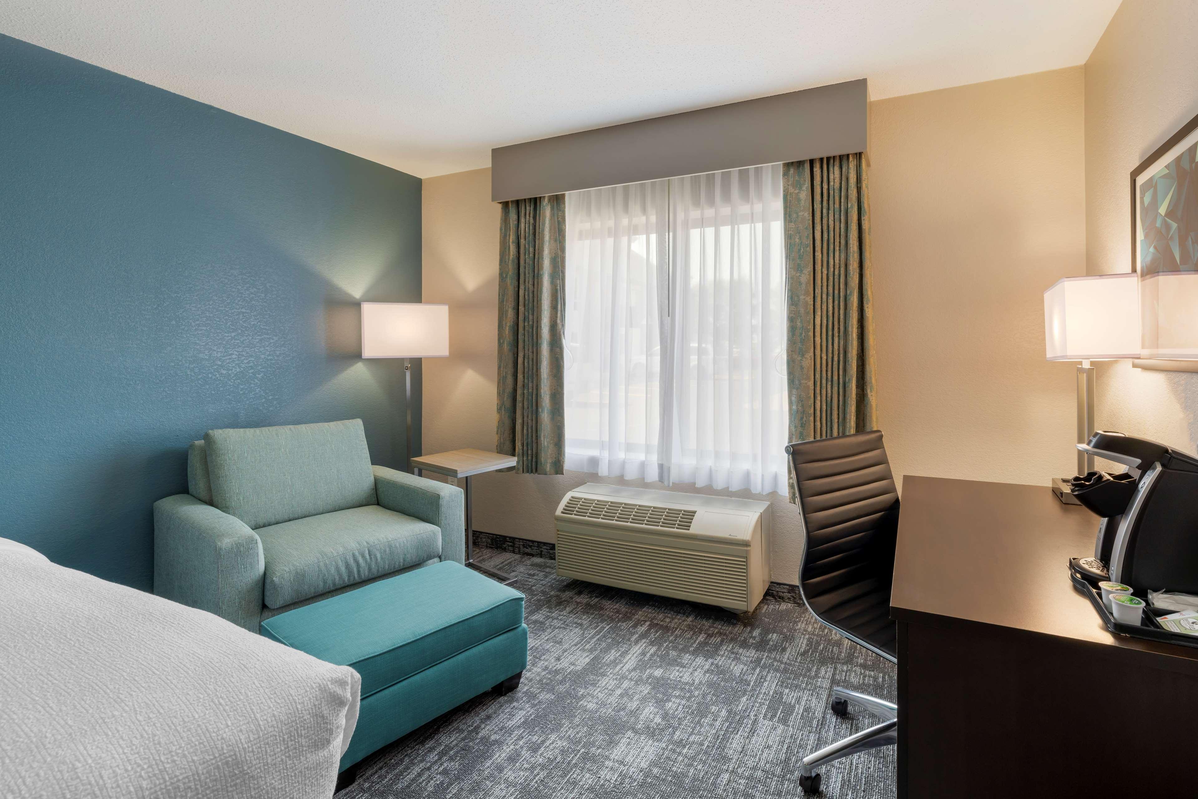 Best Western Watertown Inn And Suites 