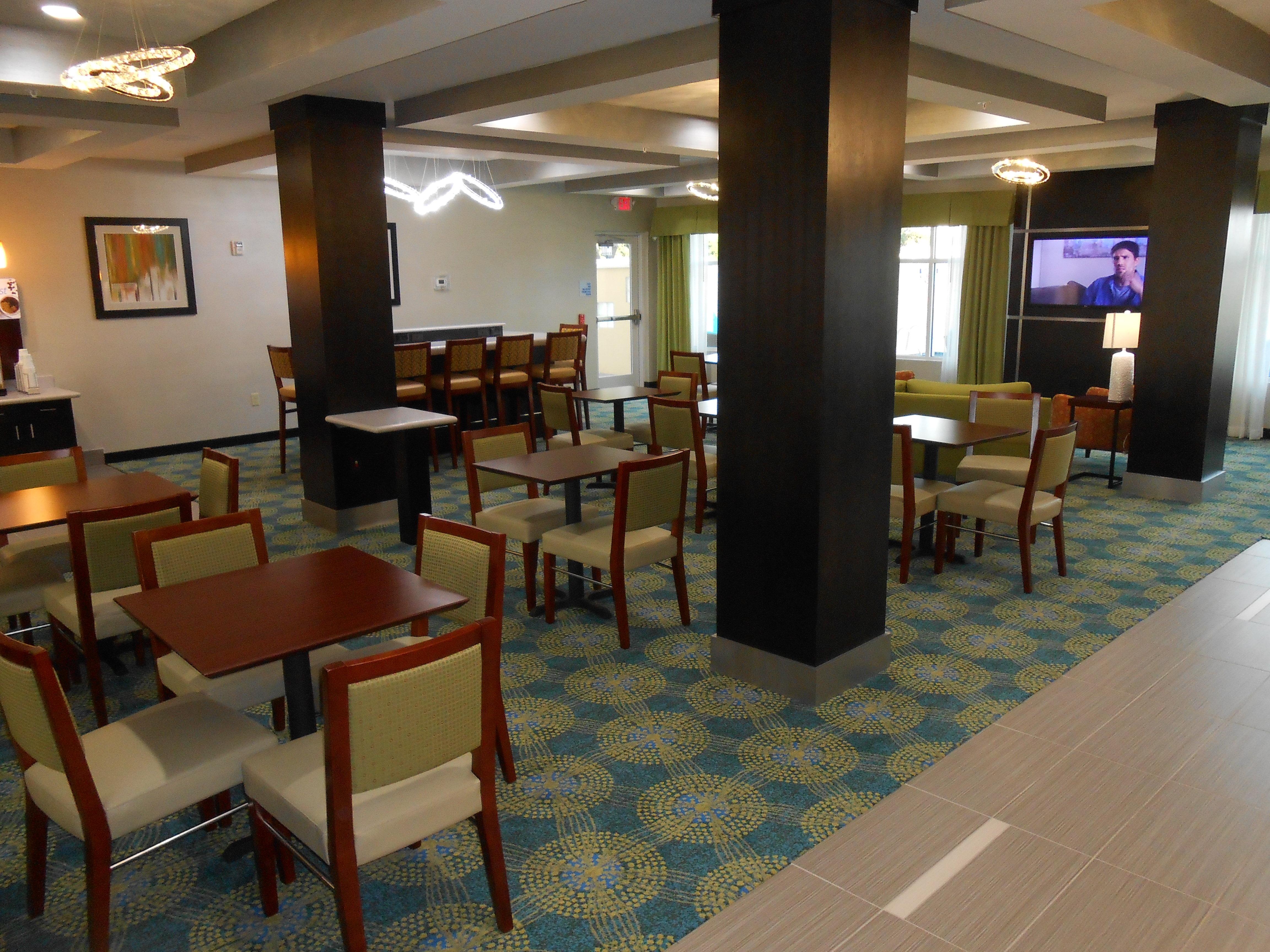 Holiday Inn Express & Suites Houston Northwest-Bro