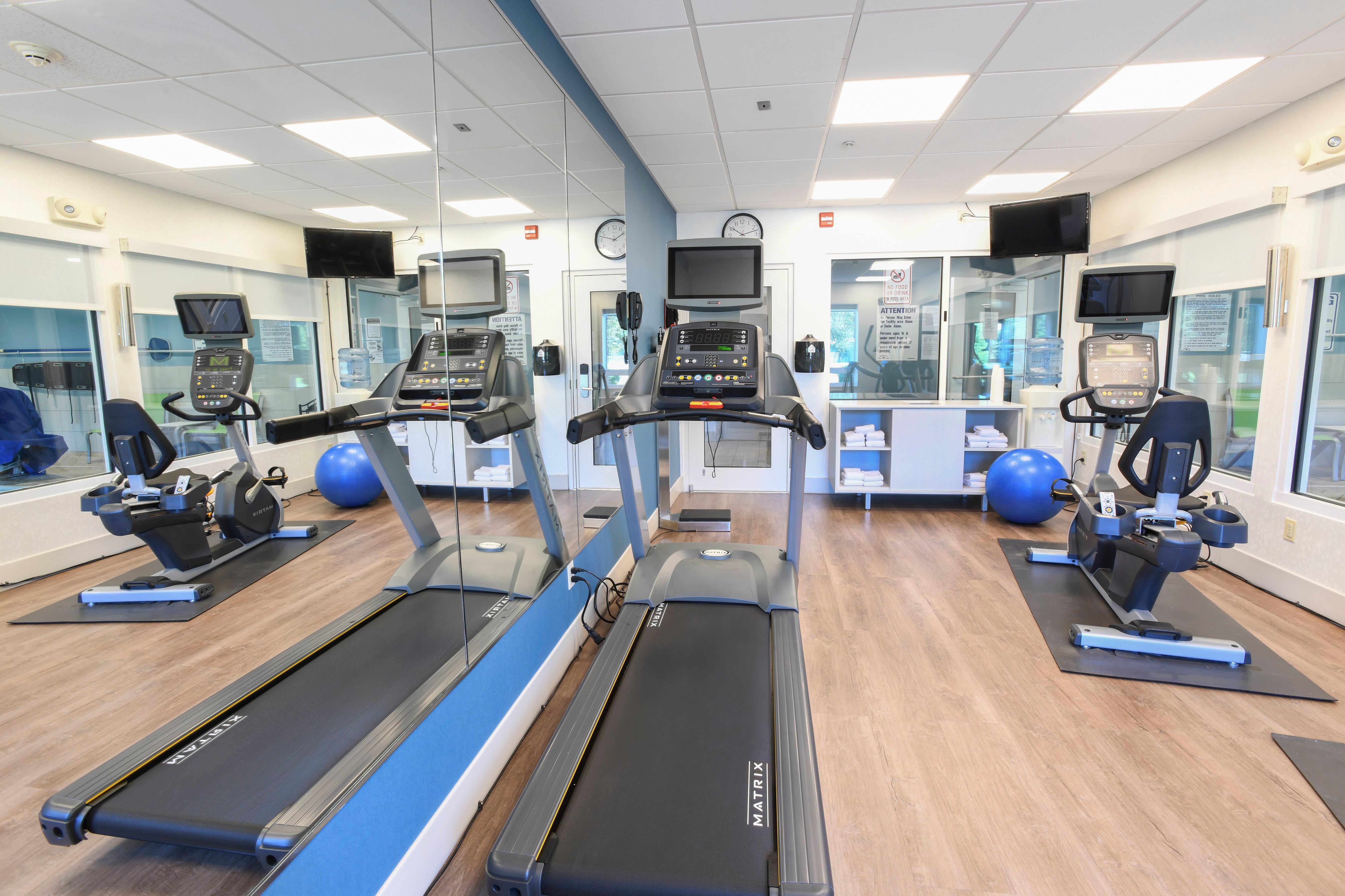 Holiday Inn Express and Suites Richwood Cincinnati