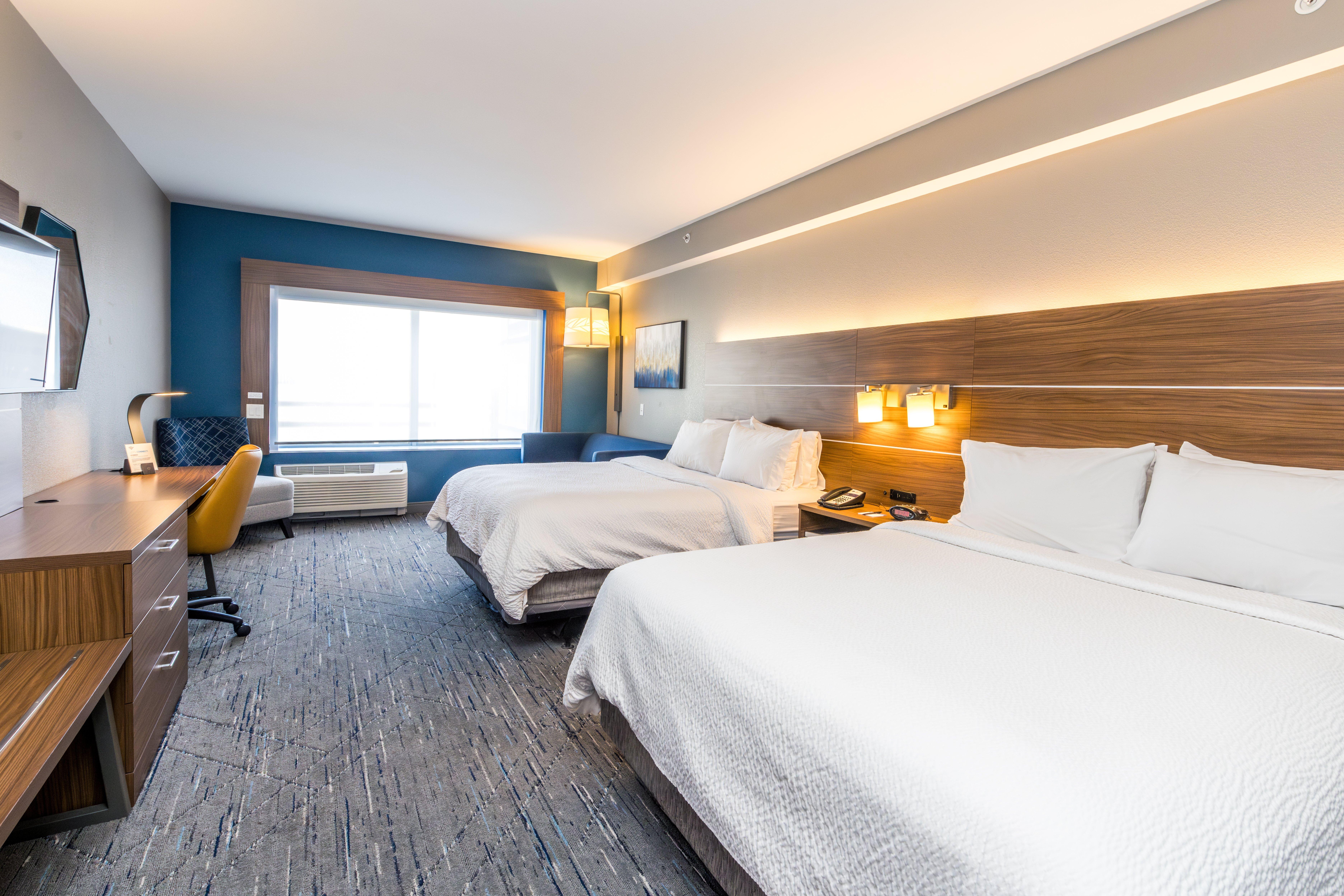 Holiday Inn Express and Suites Louisville Downtown
