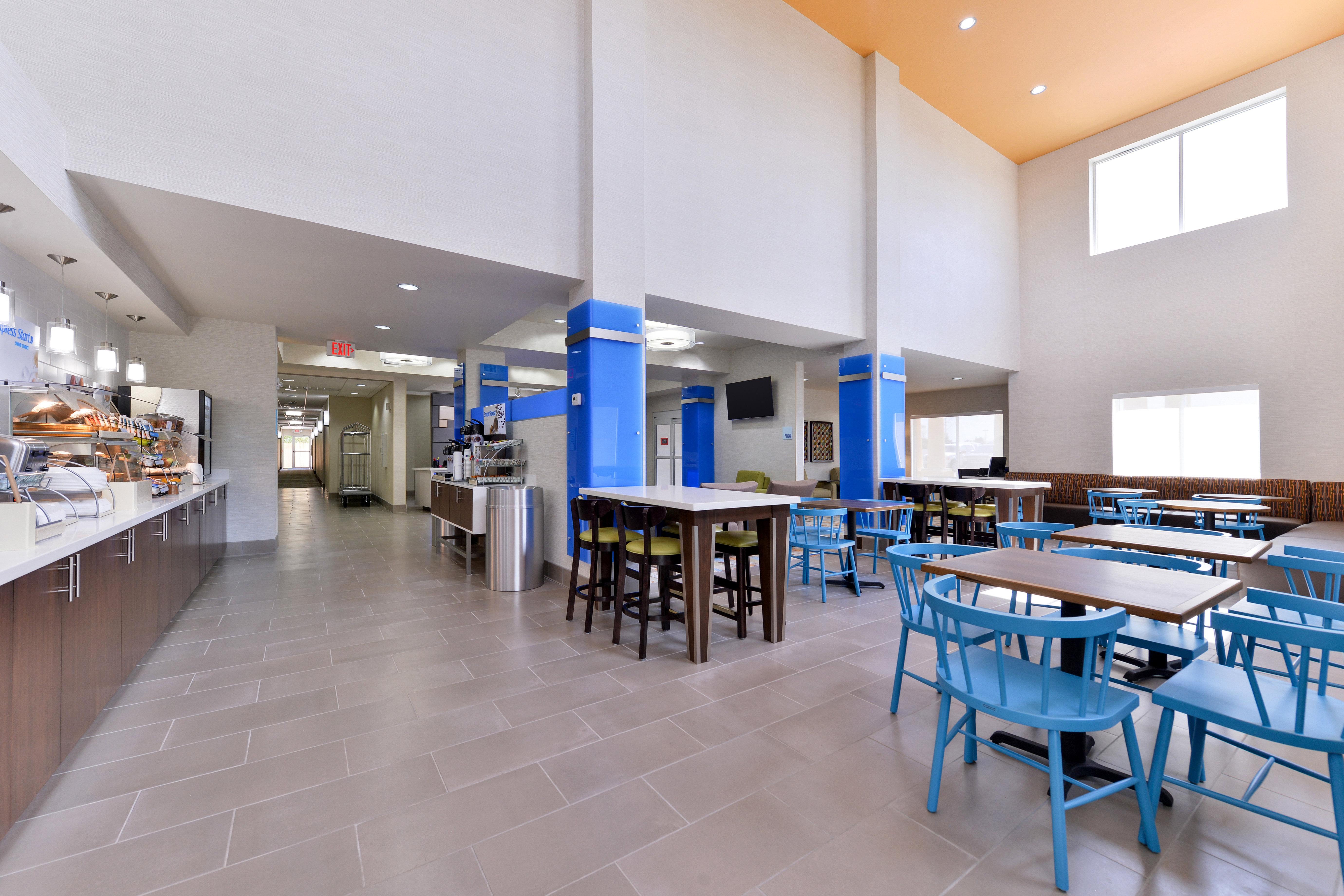 Holiday Inn Express and Suites Houston NW Tomball