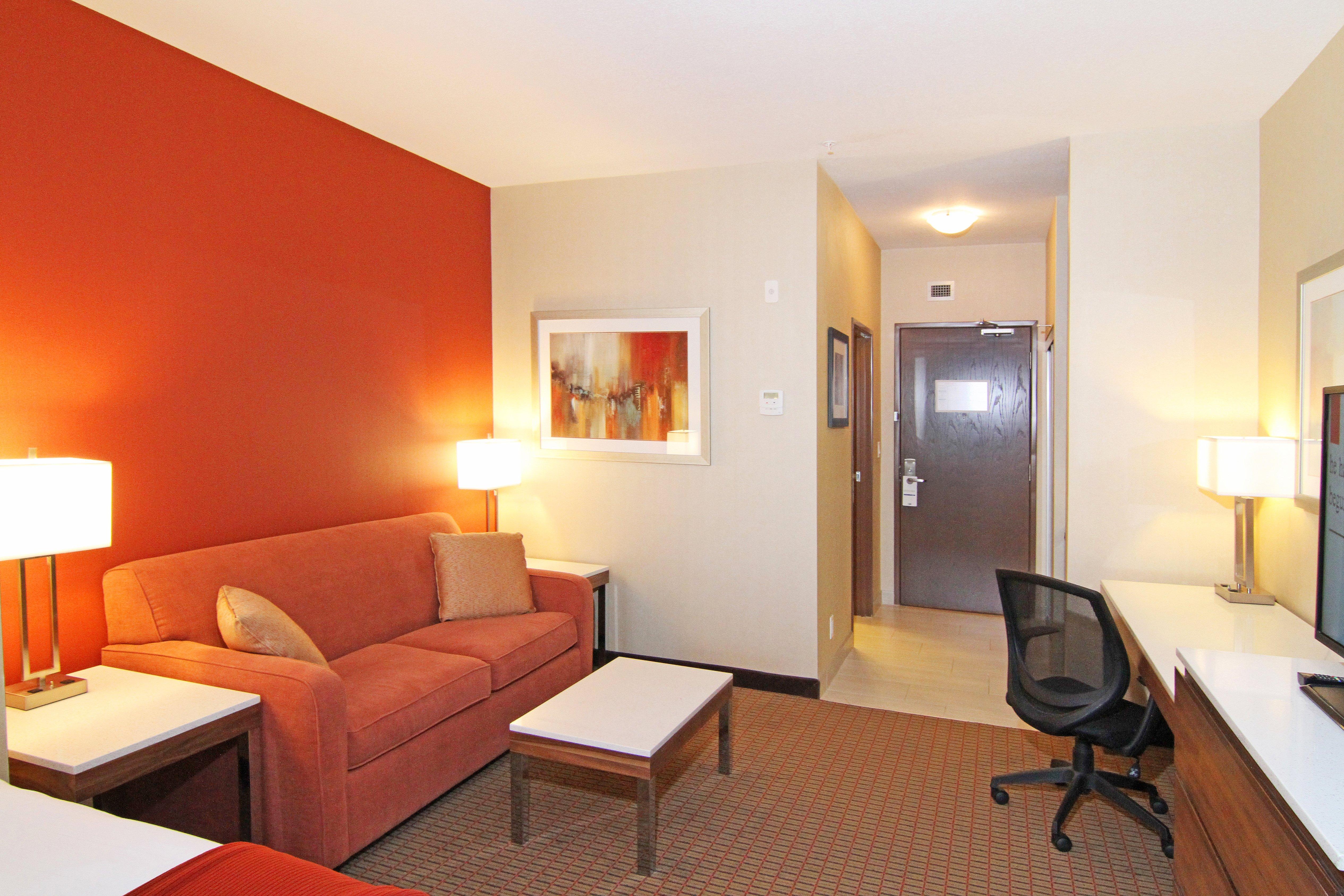 Holiday Inn Express & Suites Calgary NW University
