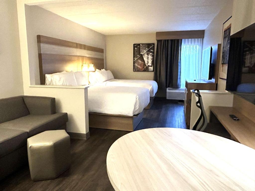 Best Western Plus Heritage Rail Inn & Suites
