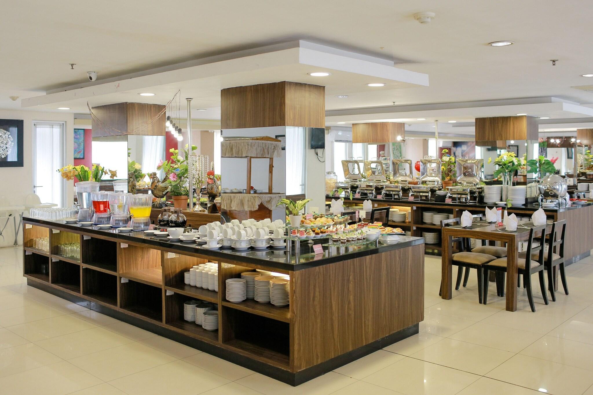 Gunawangsa Manyar Hotel