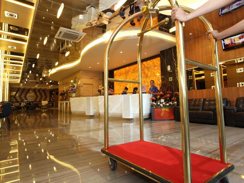 W Three Premier Hotel Lagaligo