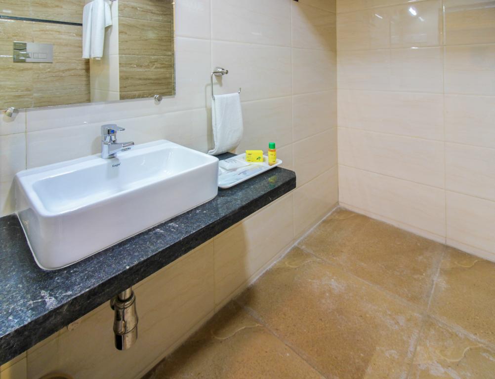 FabHotel Embassy Park BKC