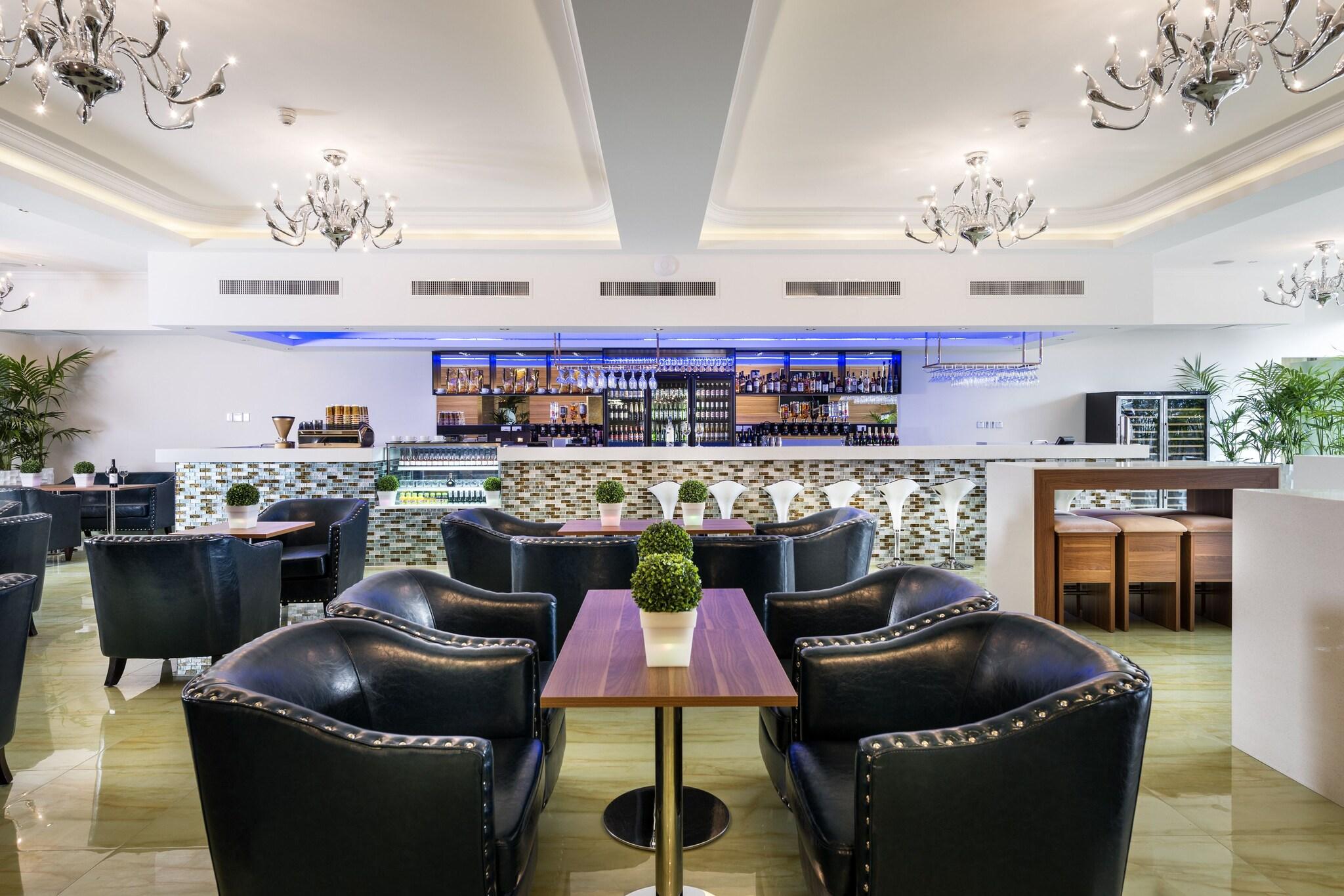 Swan River Hotel by null