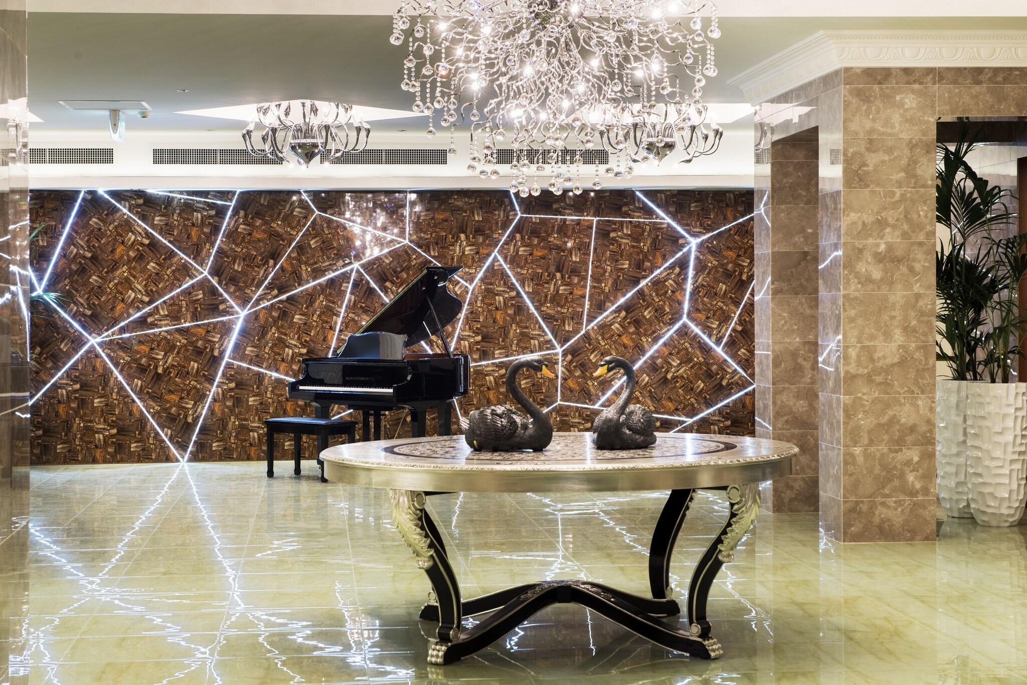 Swan River Hotel by null