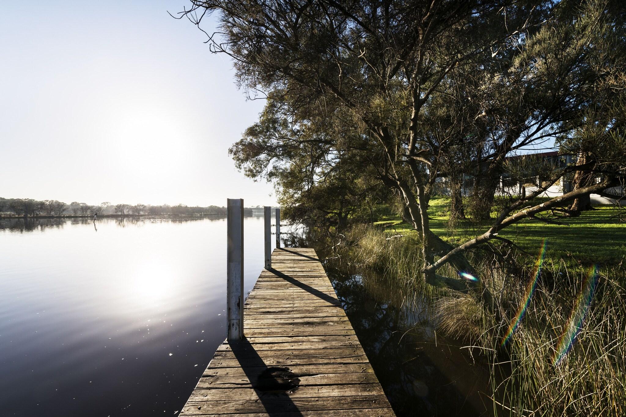 Swan River Hotel by null