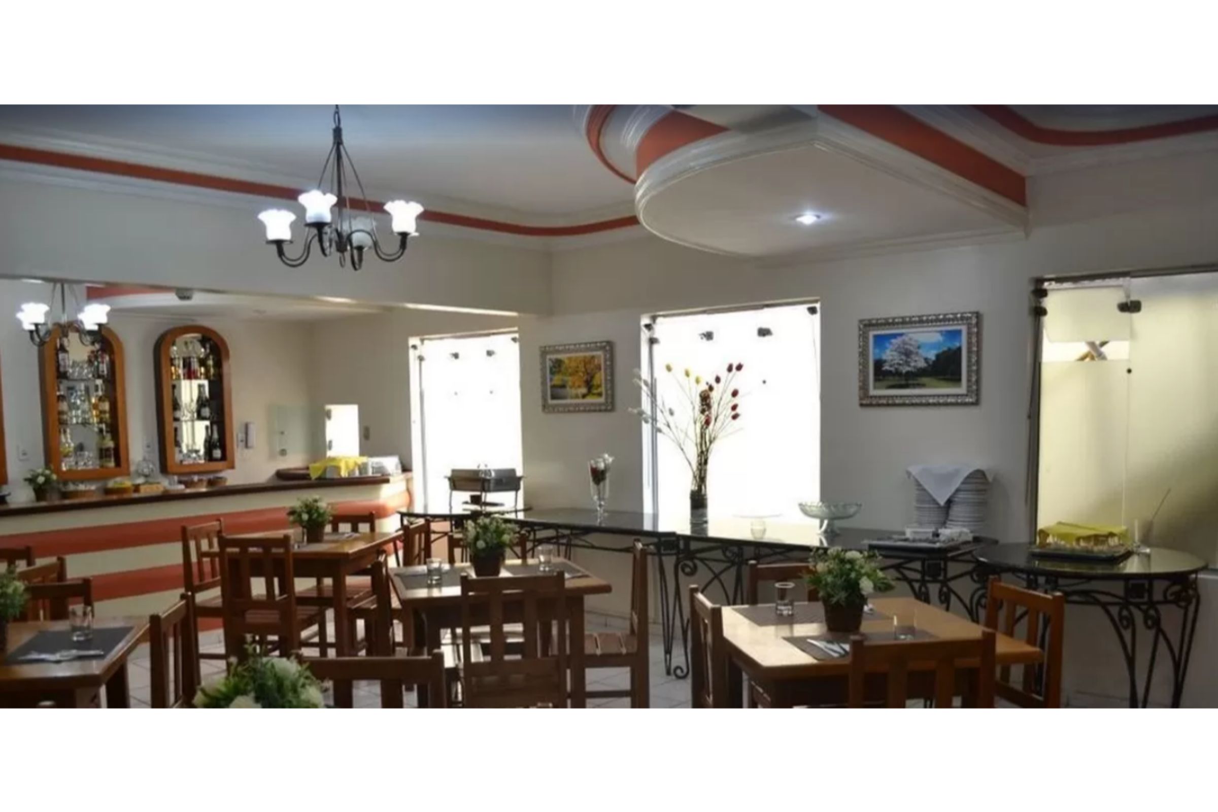 Ipe Hotel