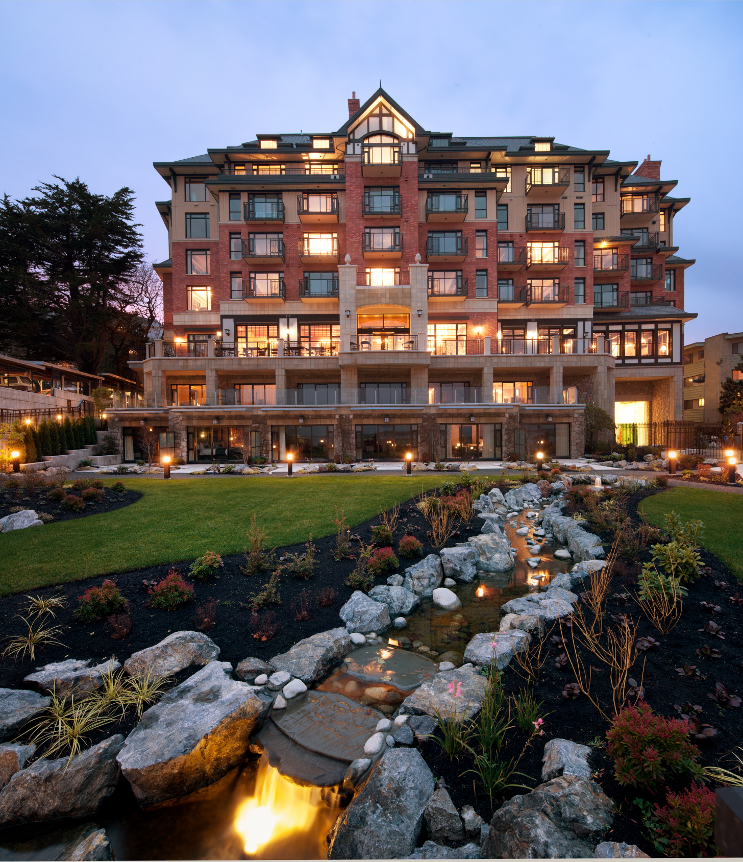 Oak Bay Beach Hotel by null