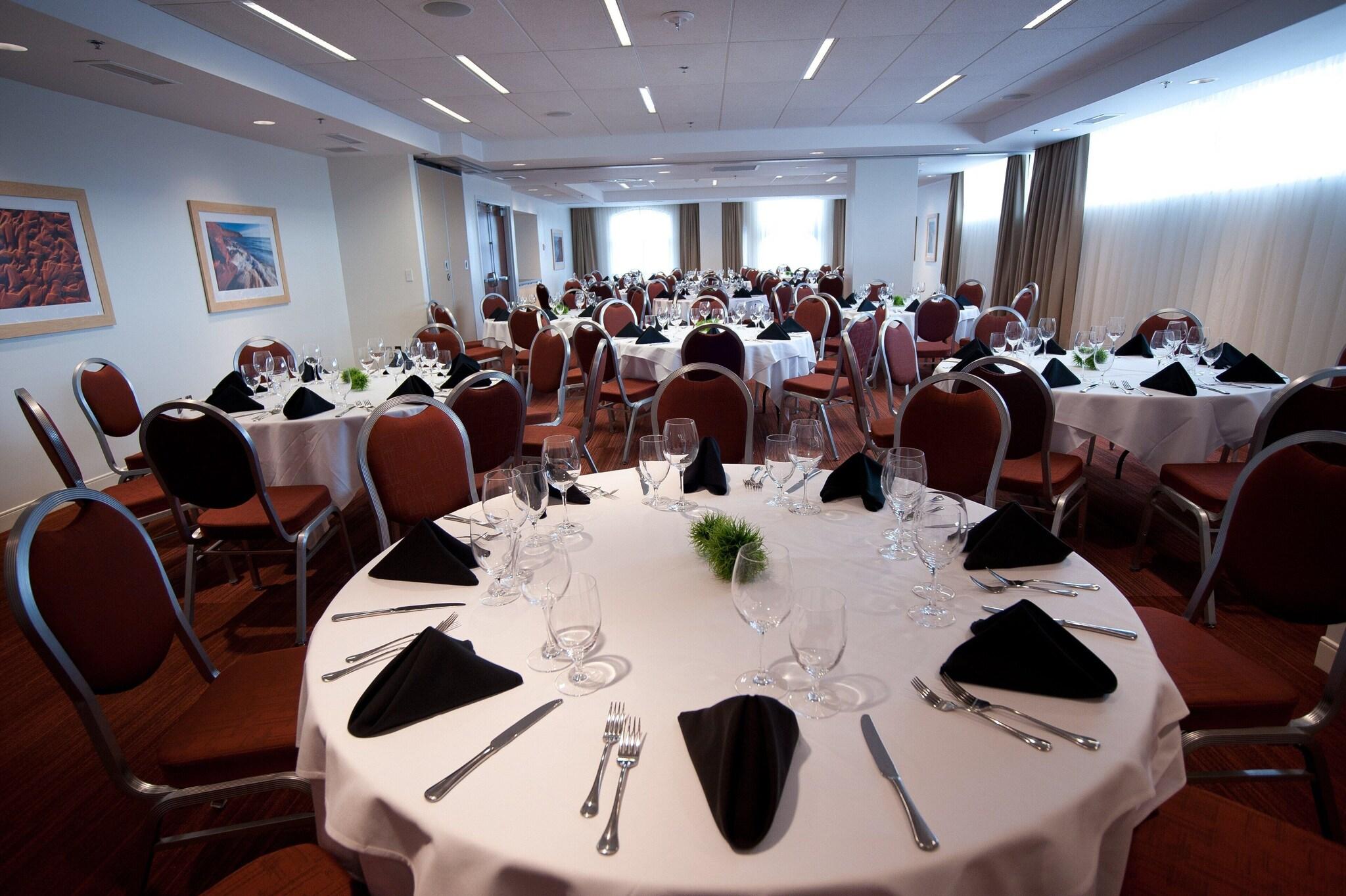 The Holman Grand Hotel by null