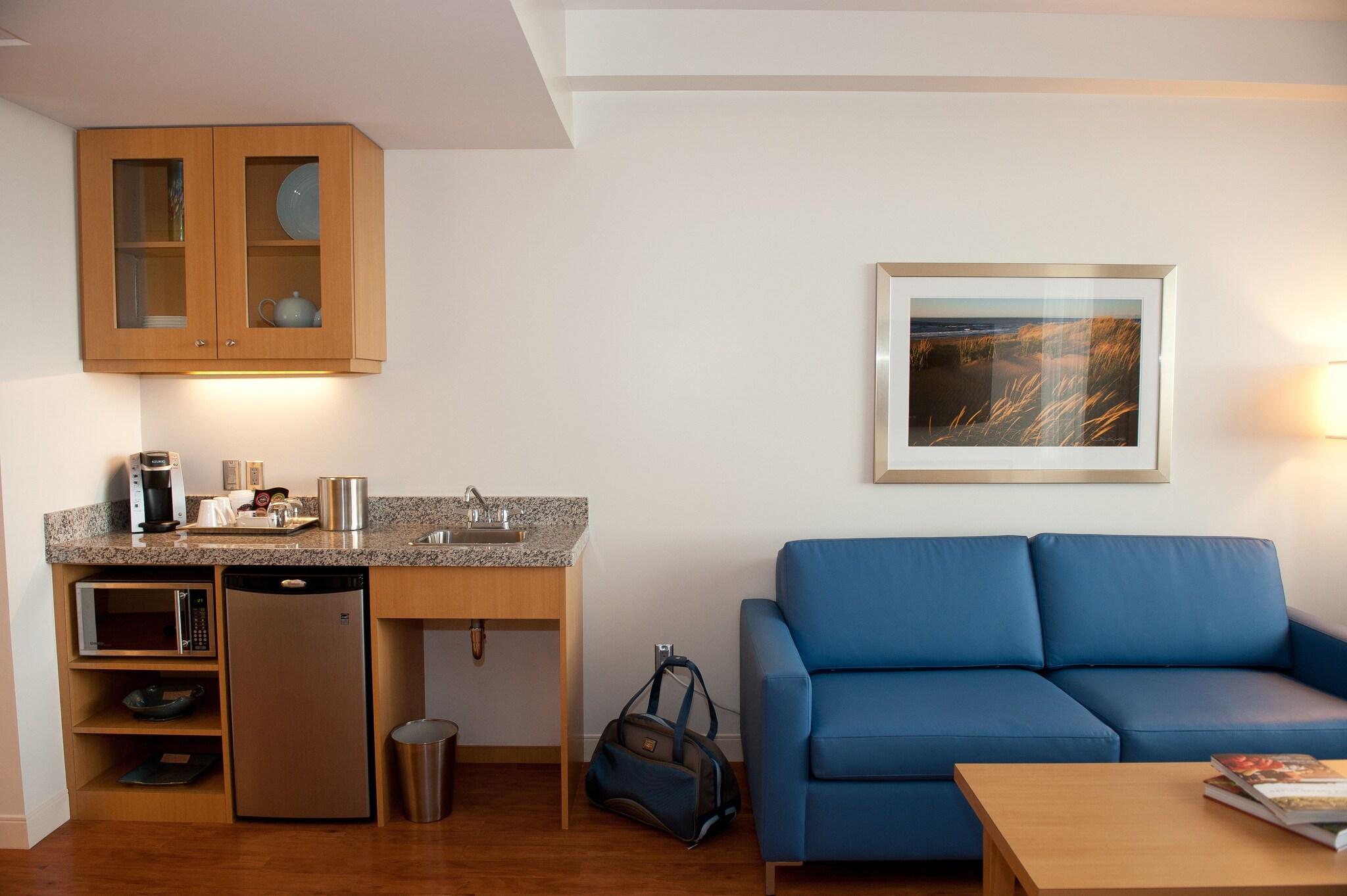 The Holman Grand Hotel by null