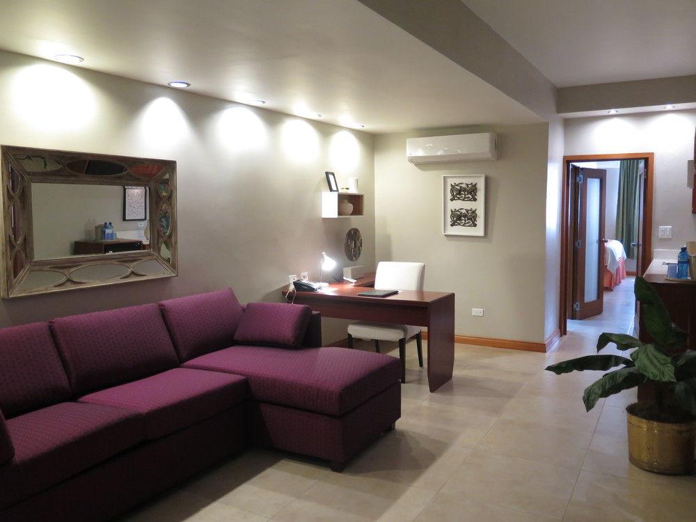 Le Plaza Hotel by null