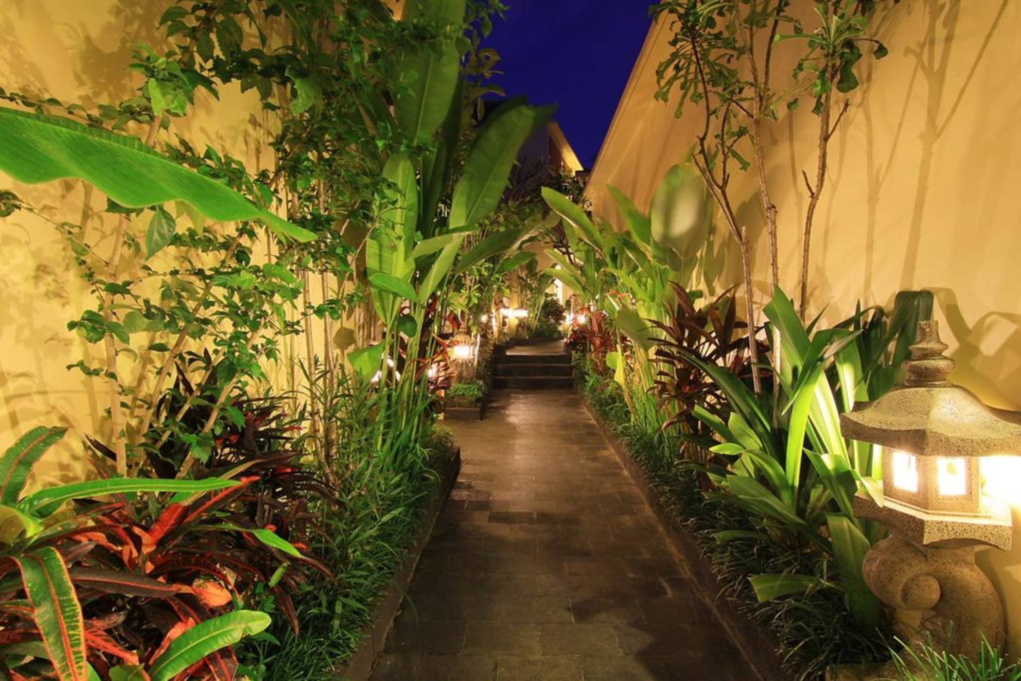 Ardha Chandra Villa