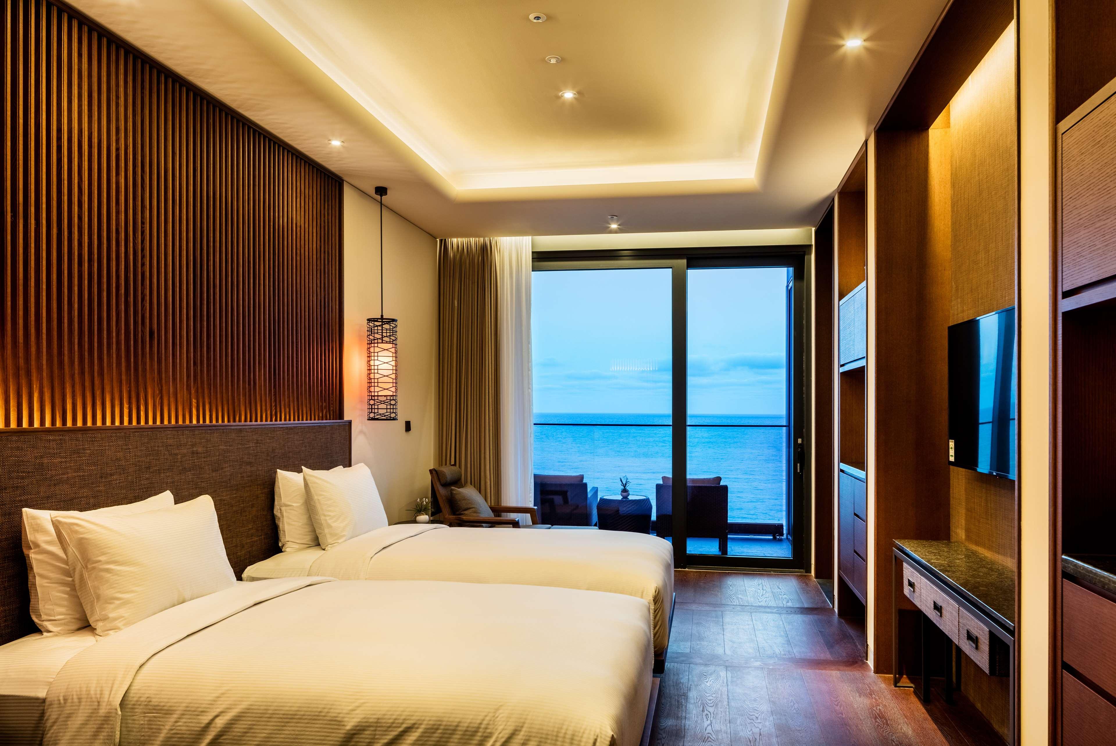 Ananti at Busan Cove by null