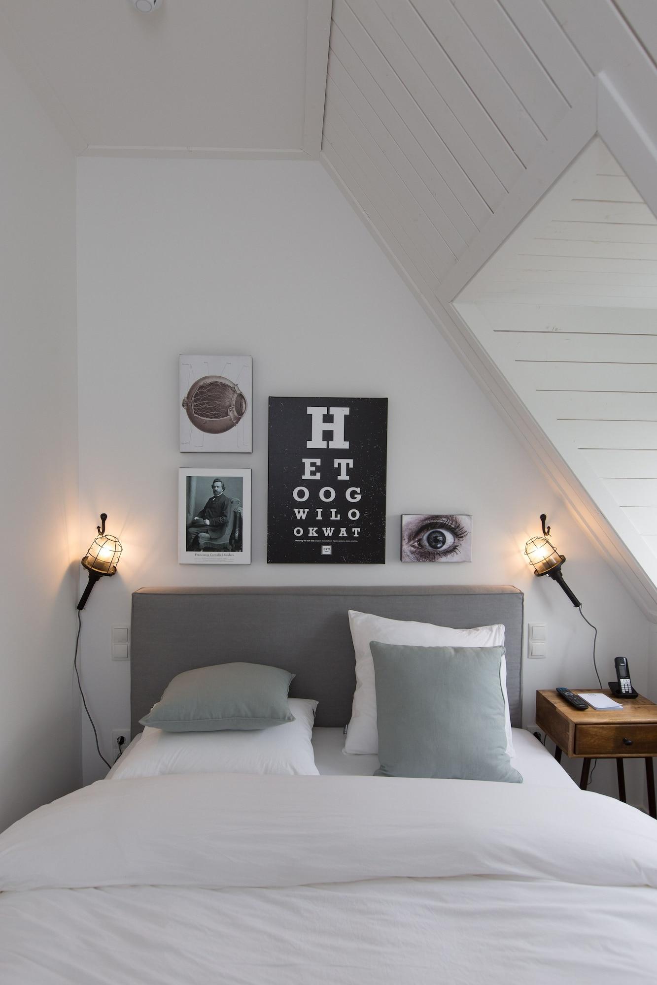 Eye Hotel by null