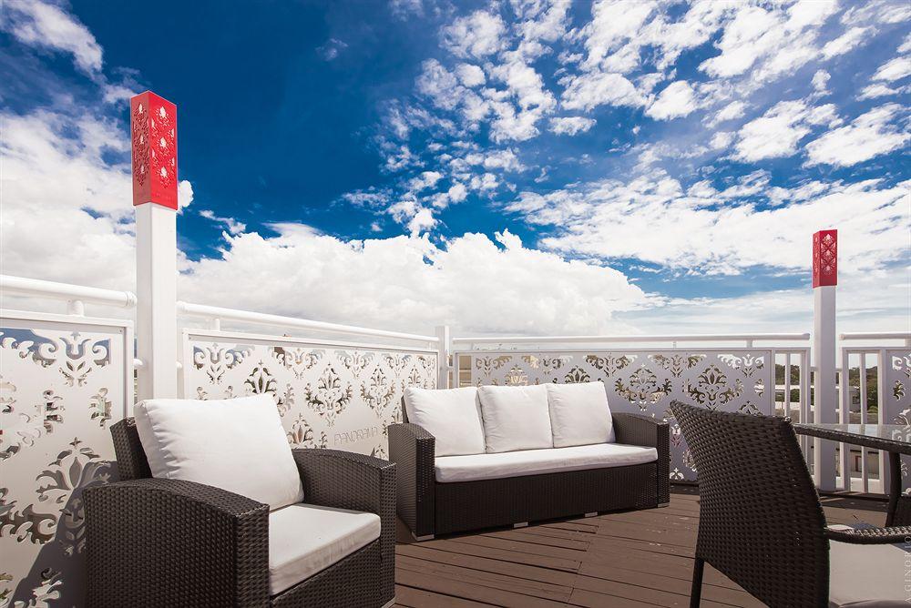 Meliá Century Hotel by null