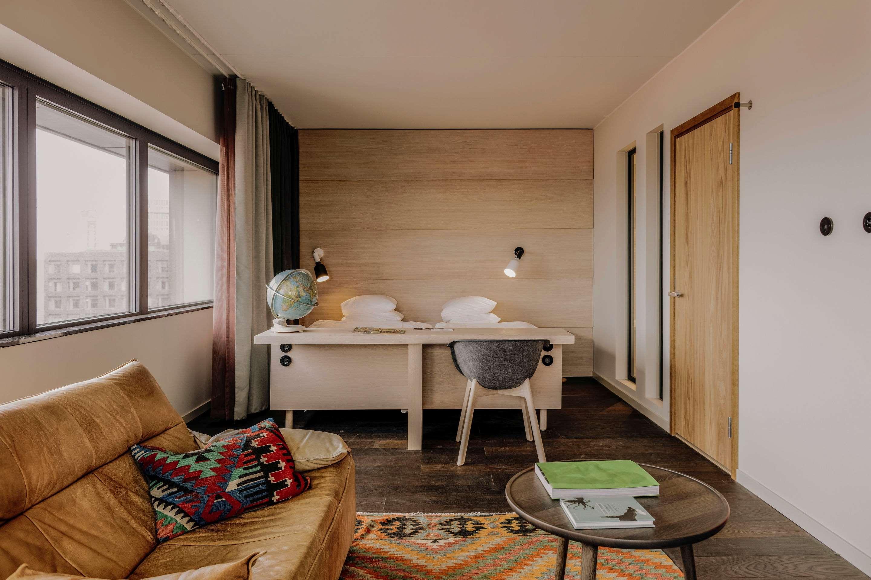 Hobo Hotel by null