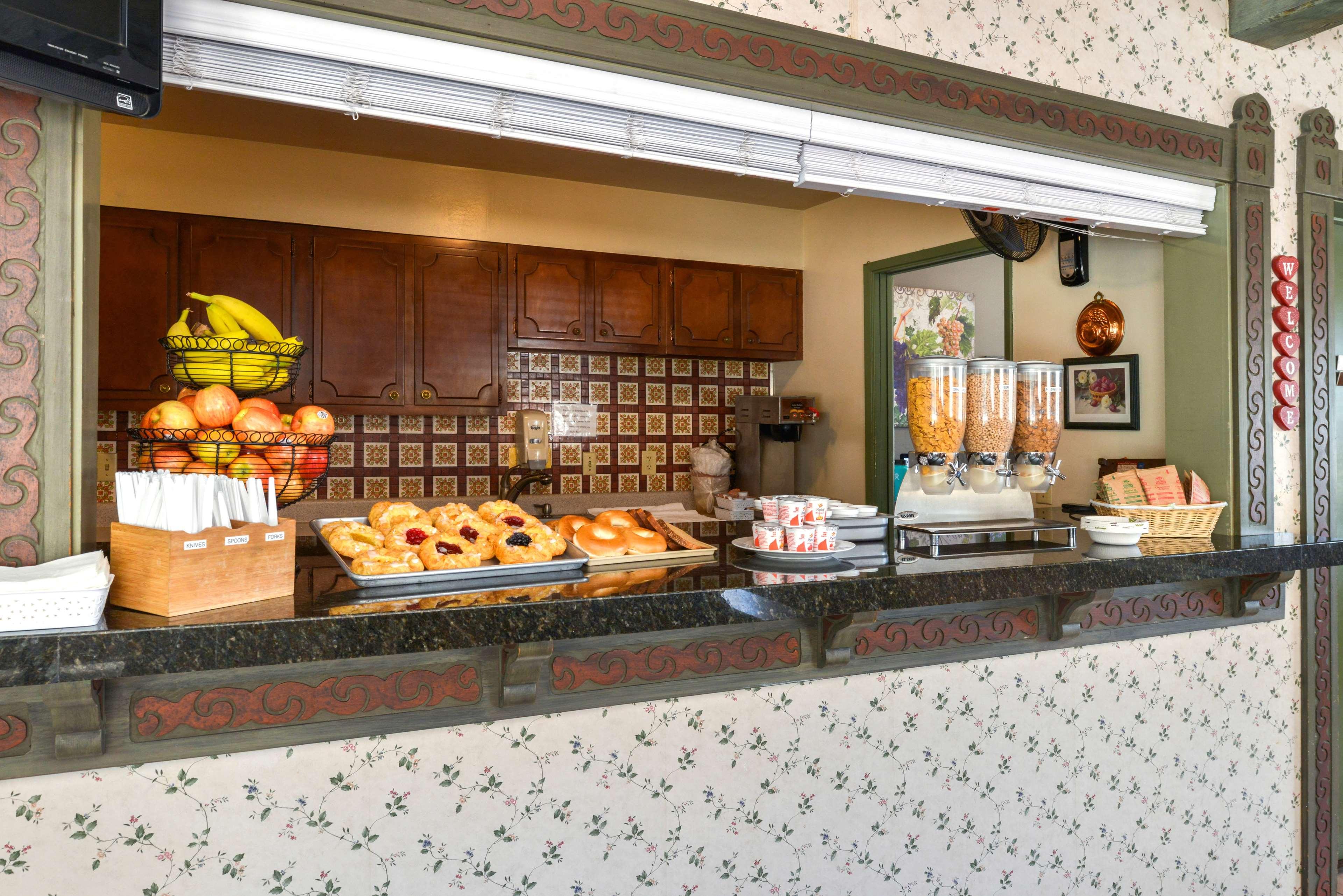 Svendsgaard's Danish Lodge Americas Best Value Inn