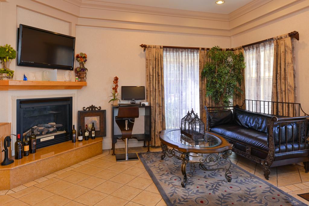 Napa Valley Hotel & Suites