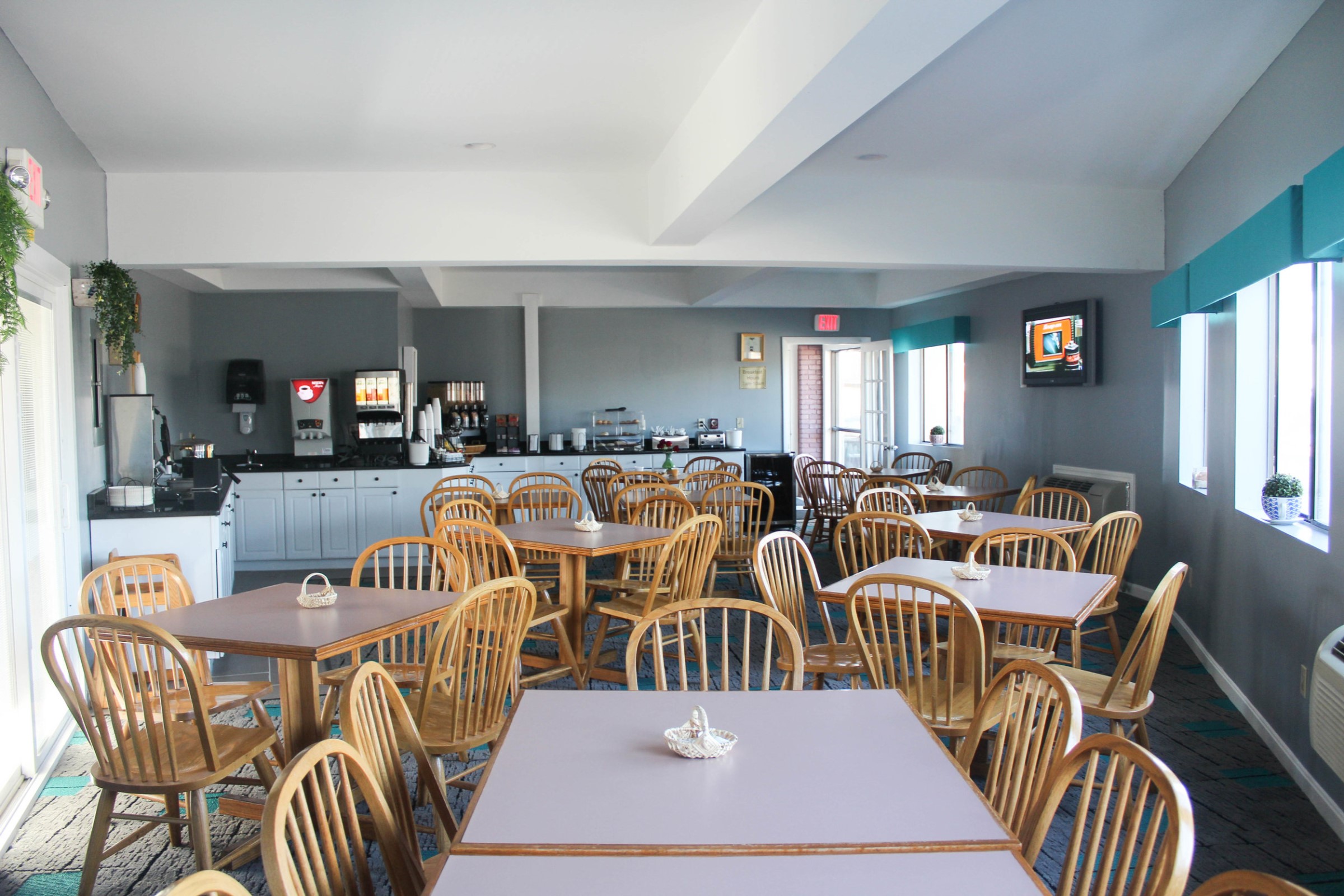 Admiralty Inn Suites