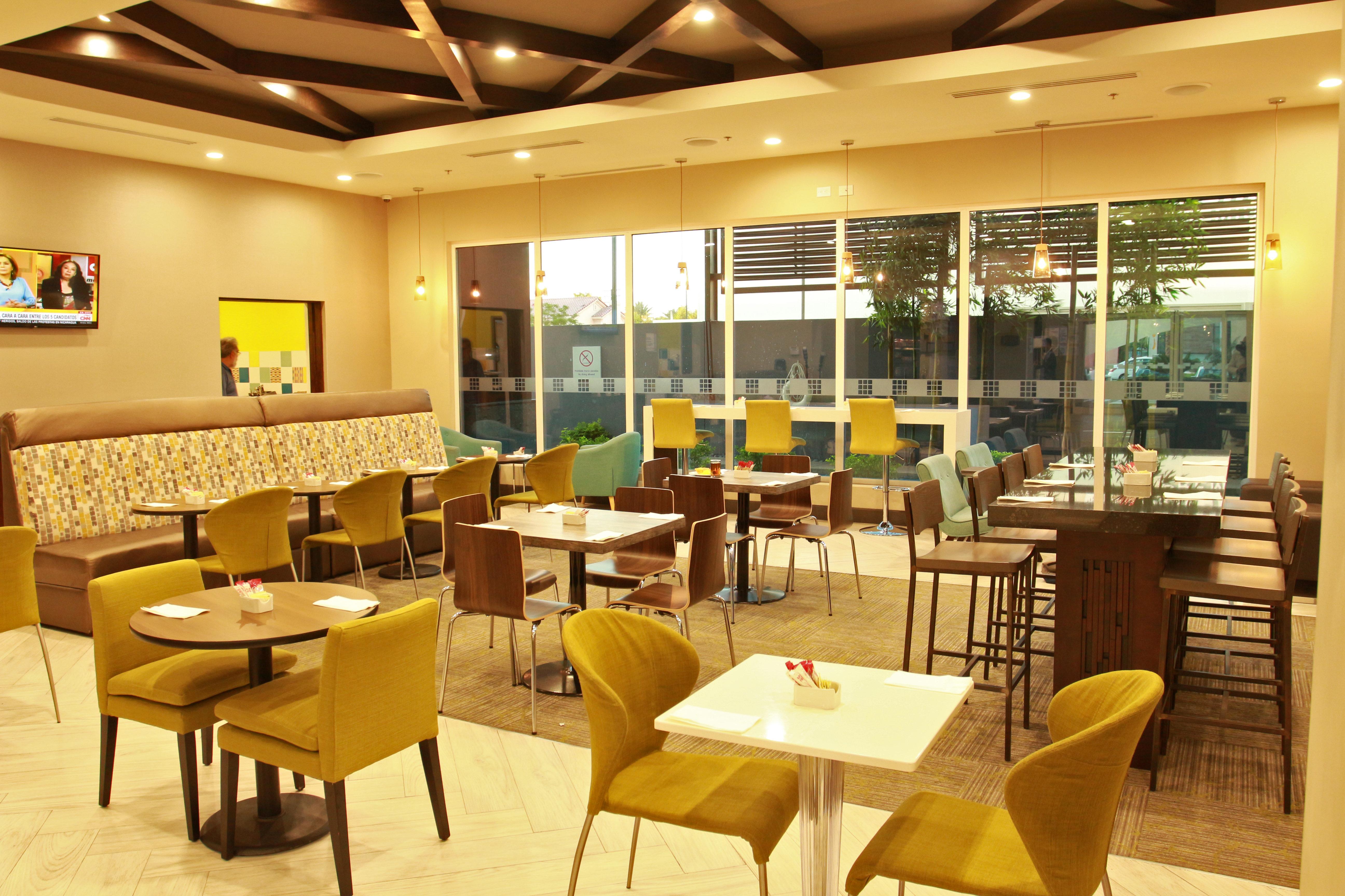 Holiday Inn Express Suites Mexicali