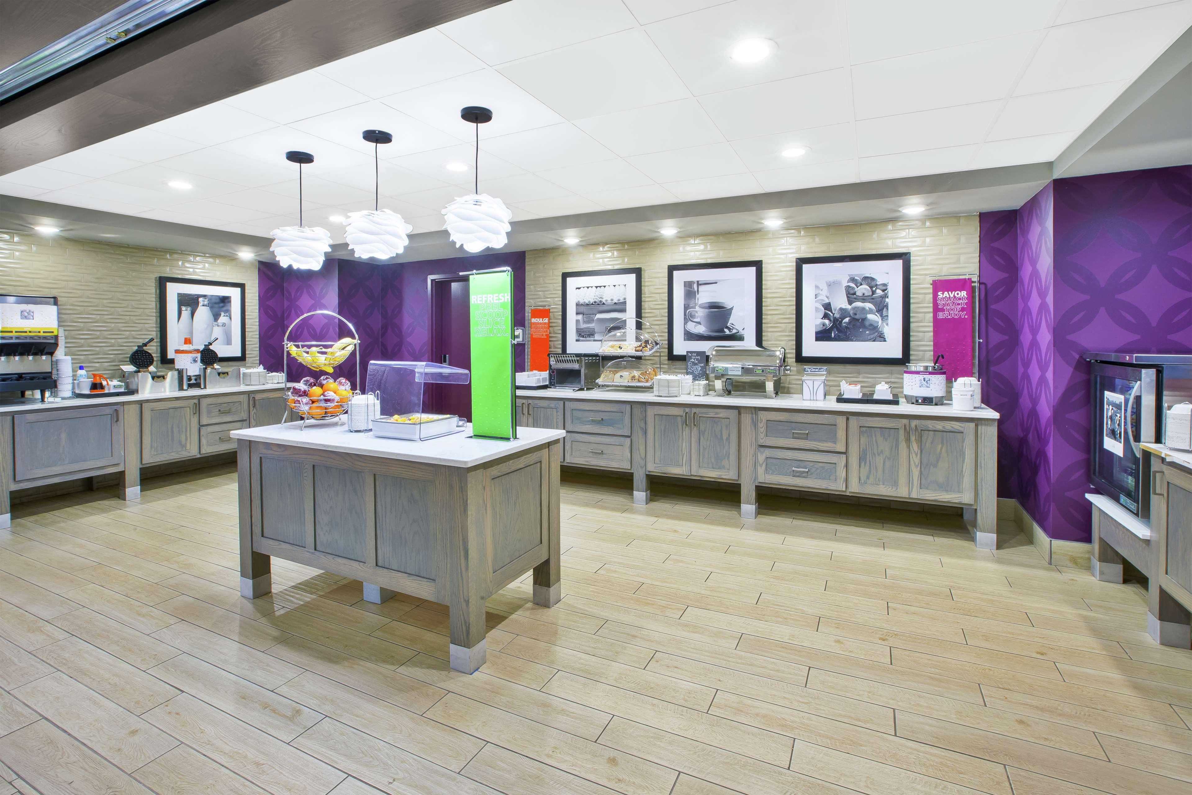 Hampton Inn & Suites Cleveland/Oakwood Village, OH