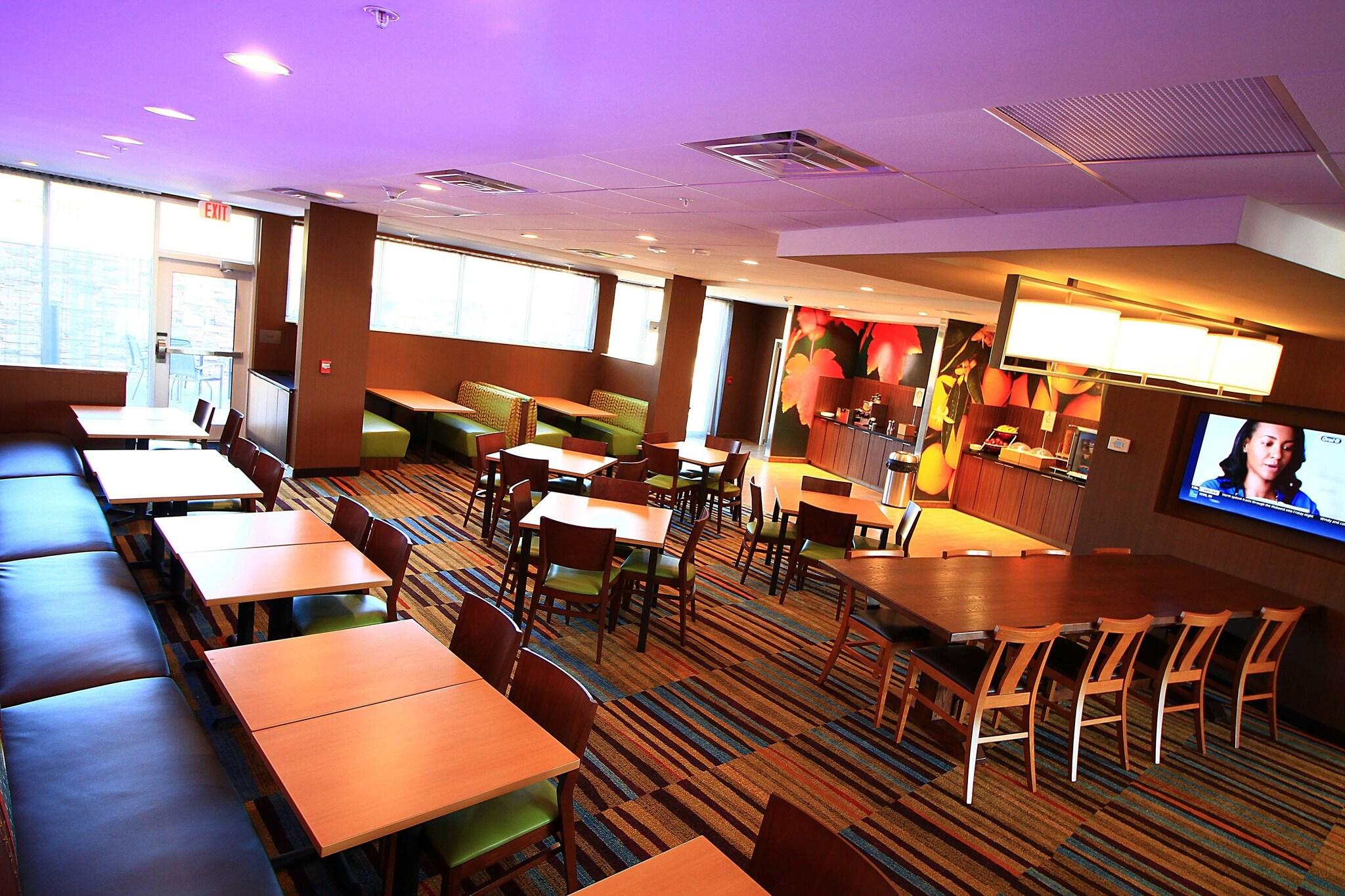 Fairfield Inn & Suites London