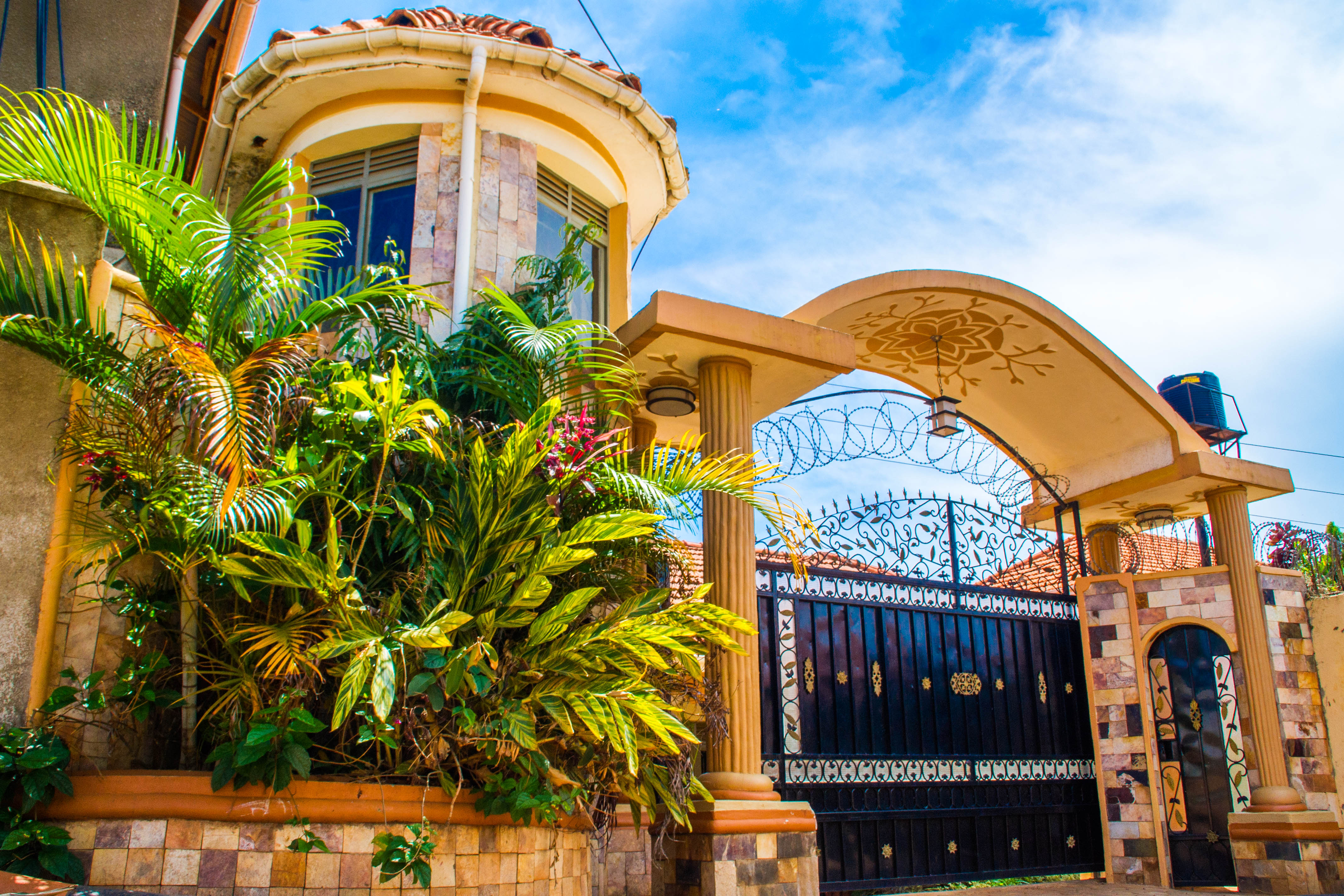 Albert Suites