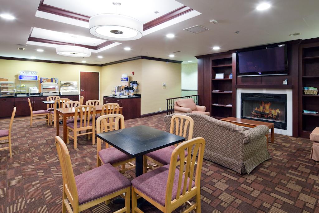 Quality Inn & Suites Lawrenceburgh Area
