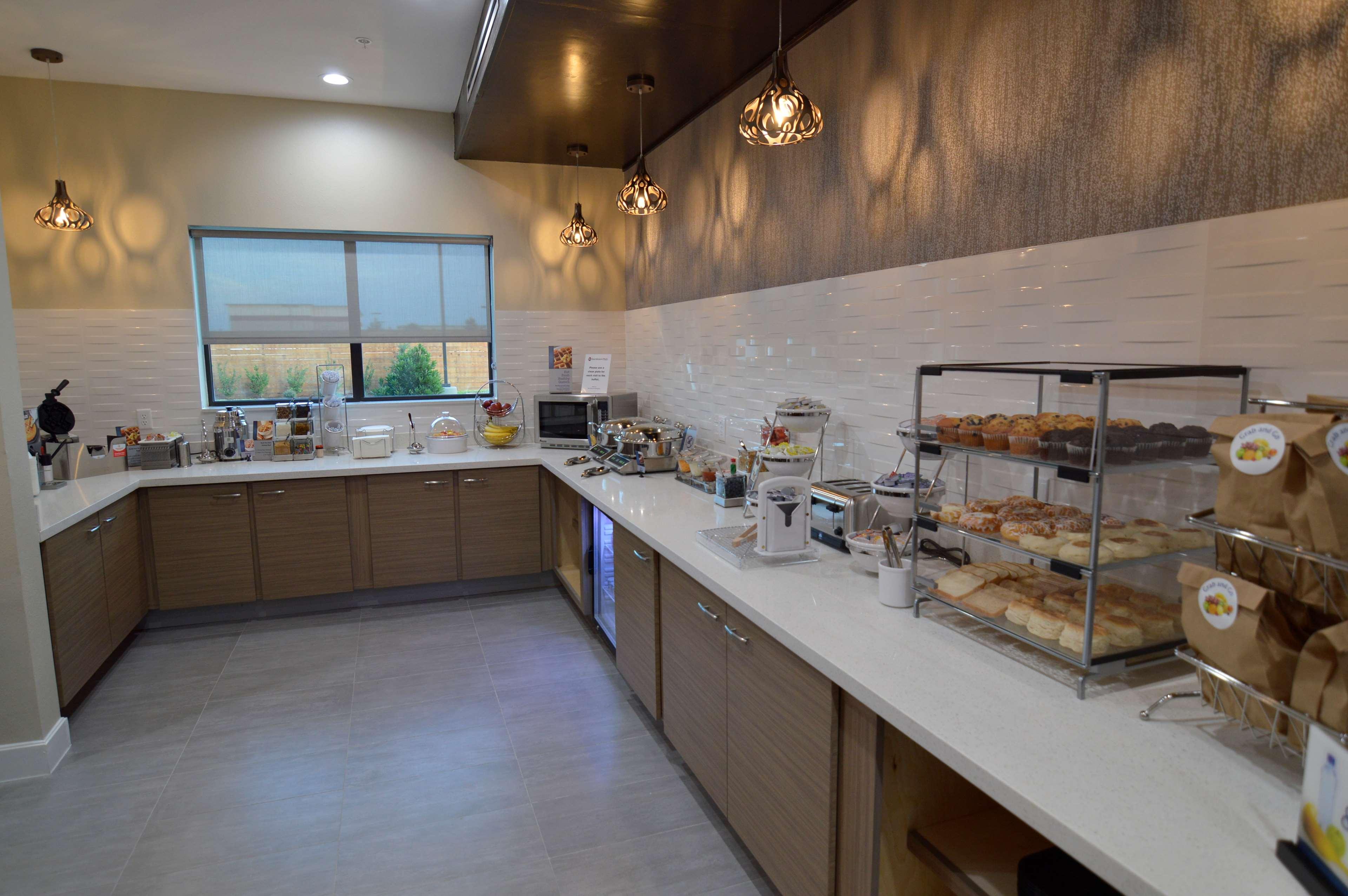 Comfort Inn & Suites Houston I-45 North - IAH