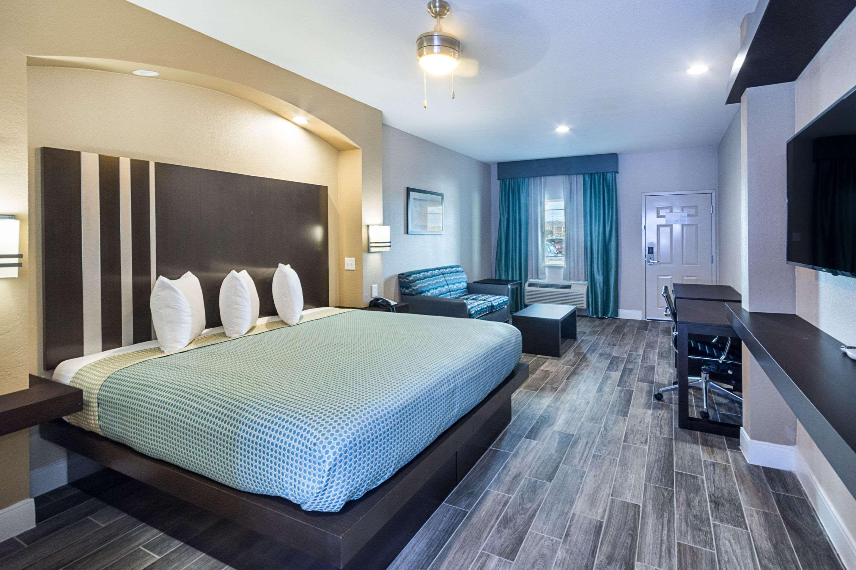 Econo Lodge Inn & Suites Houston Nw-Cy-Fair