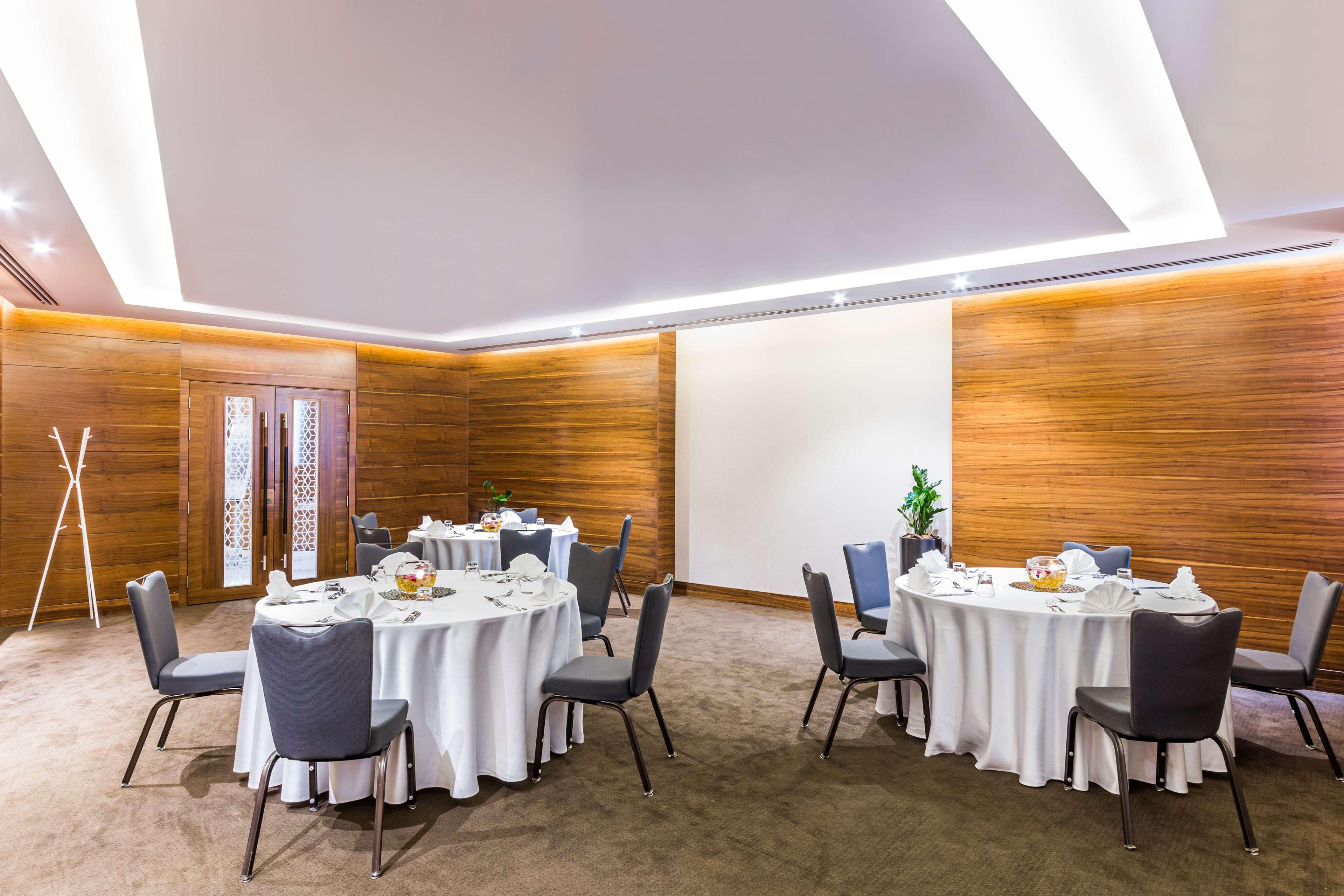 Radisson Blu Hotel, Dubai Waterfront - photo