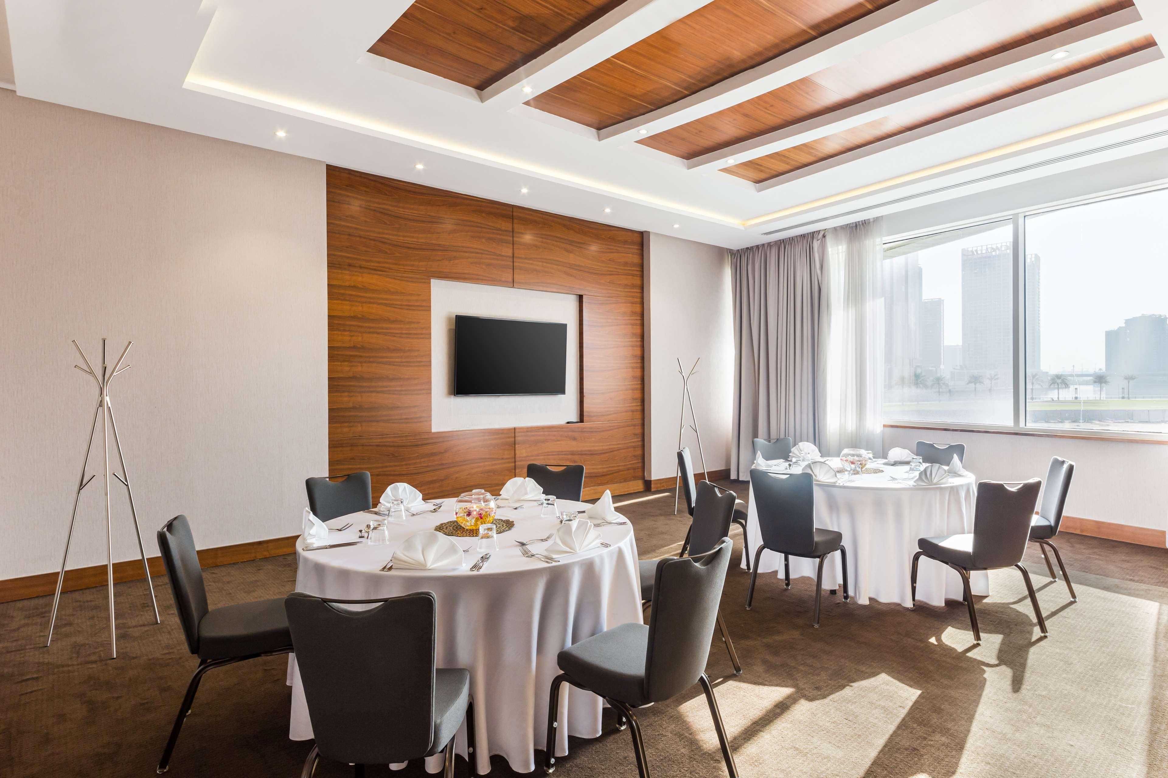 Radisson Blu Hotel, Dubai Waterfront - photo