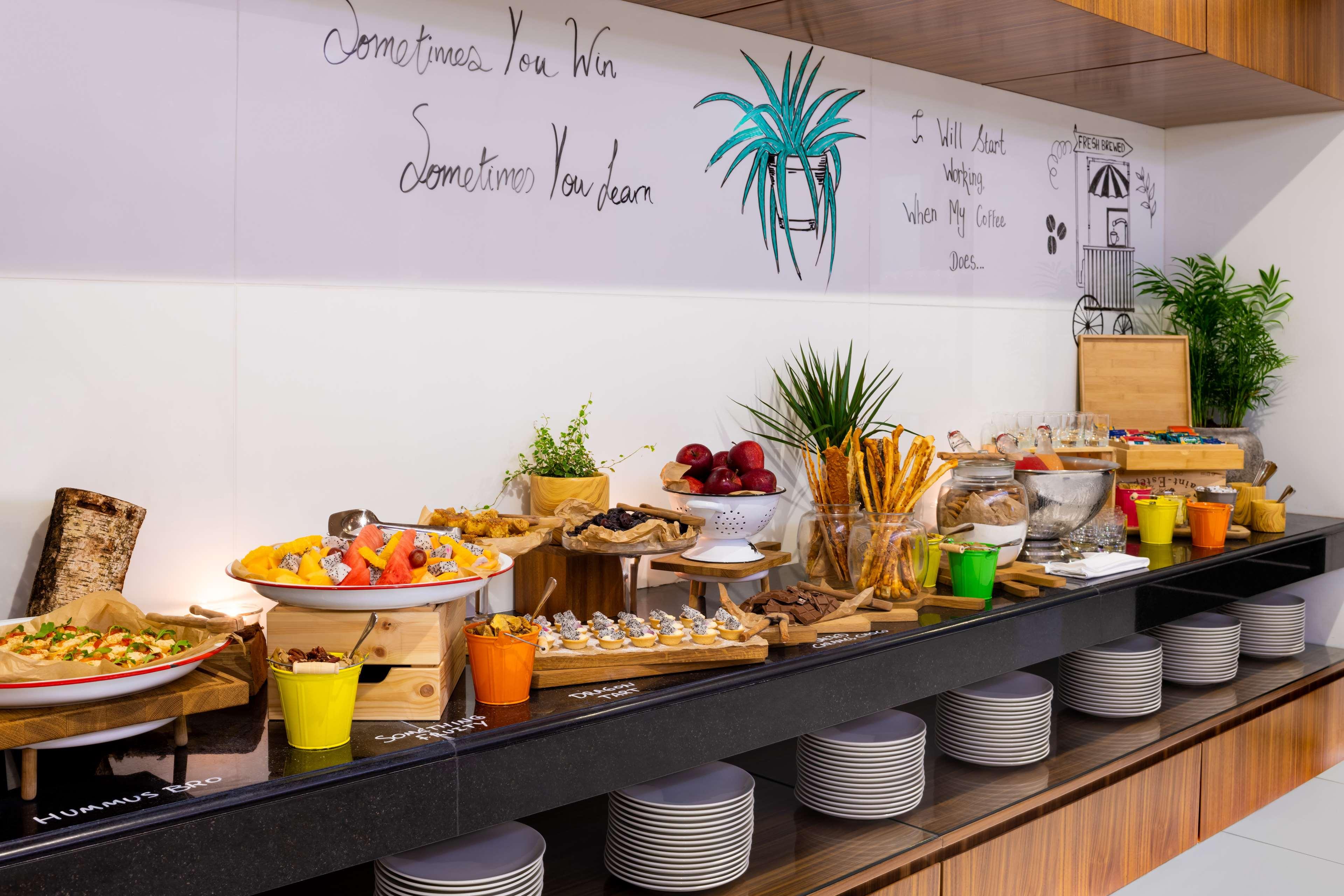 Radisson Blu Hotel, Dubai Waterfront - photo