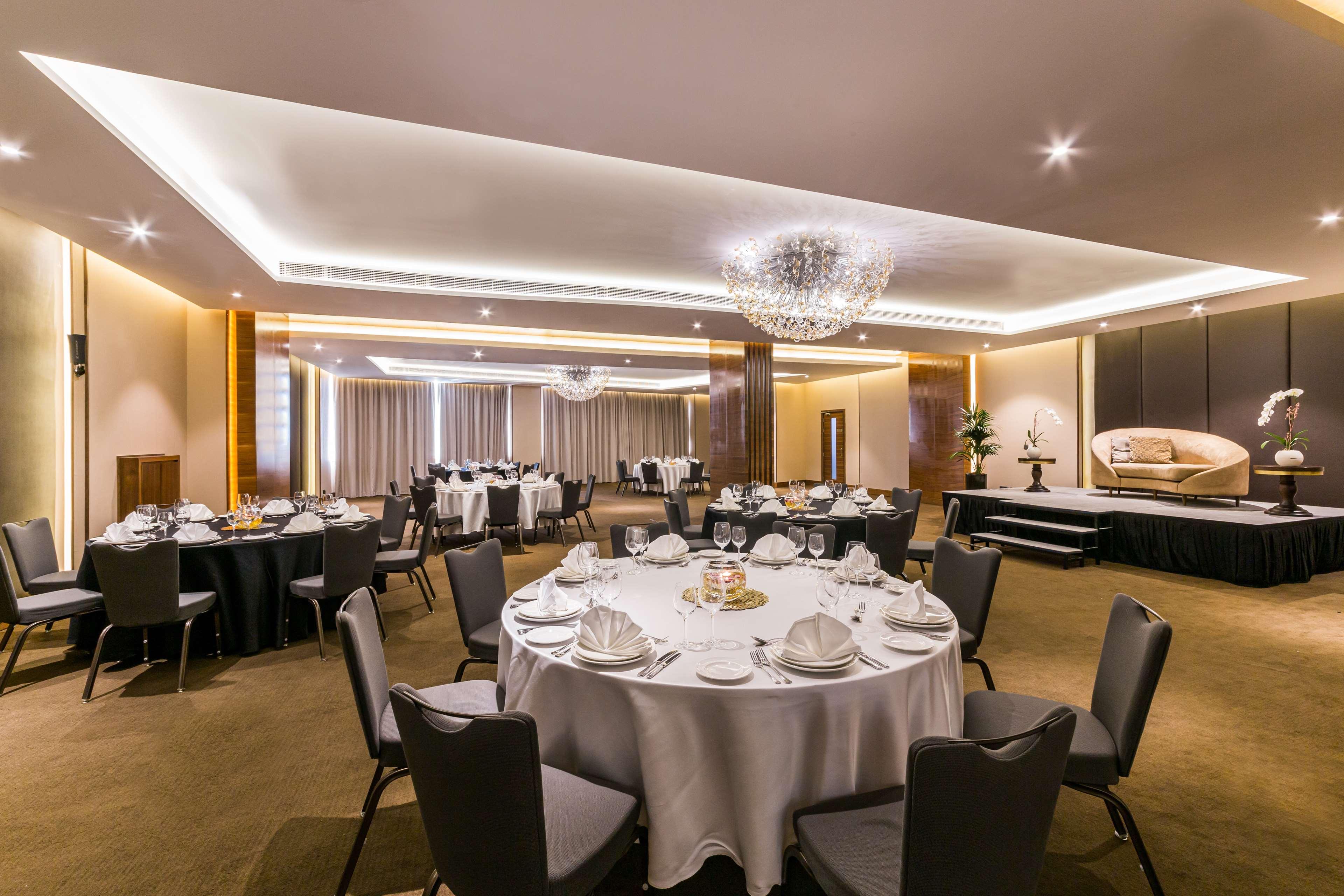 Radisson Blu Hotel, Dubai Waterfront - photo