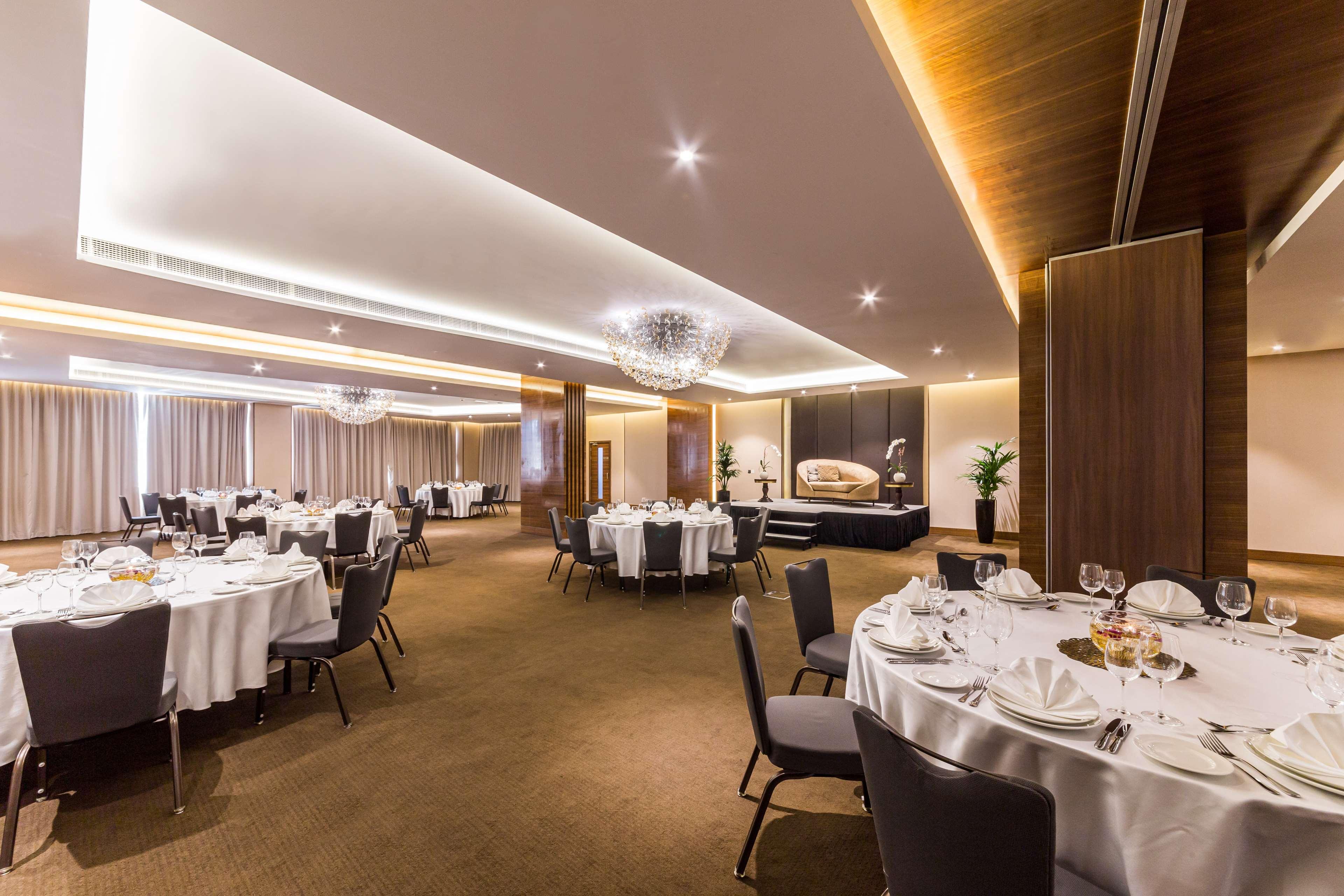 Radisson Blu Hotel, Dubai Waterfront - photo